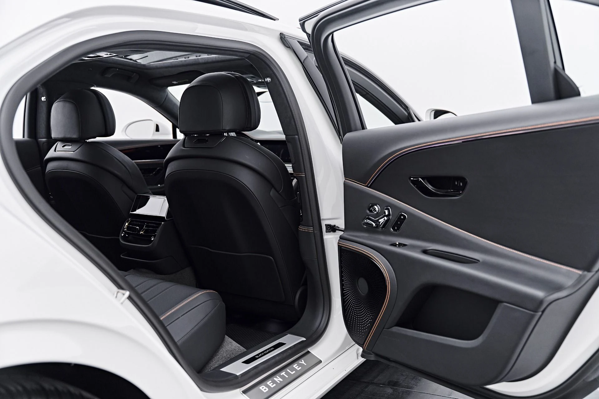 mph026_1309587681_Used_2025_Bentley_Flying_Spur_Black_Edition_1790368082_ad31e5ddb3