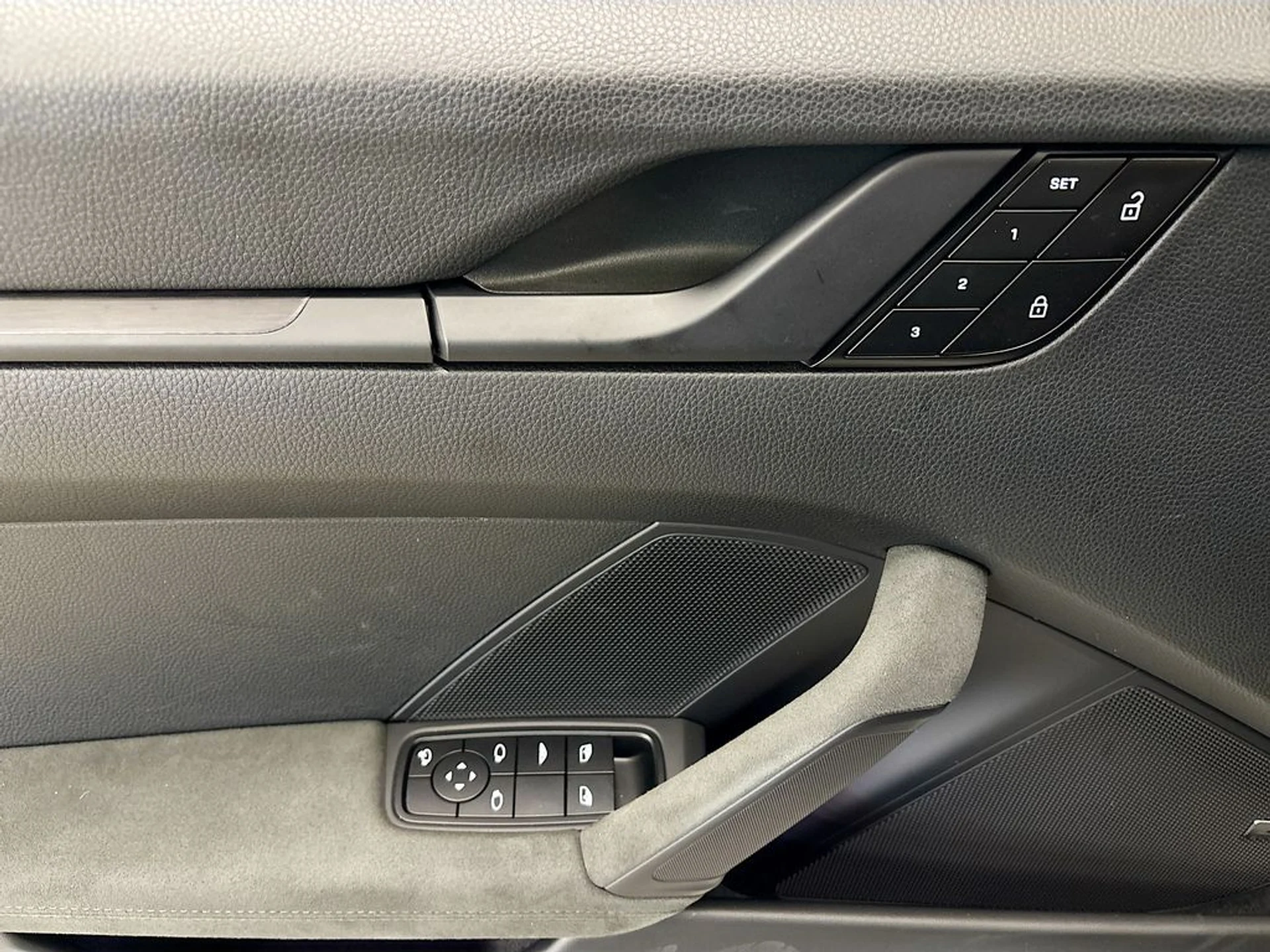 mph026_1318712821_0794bb0345cb9a43320916e491aac4fe_e9ad6aac43