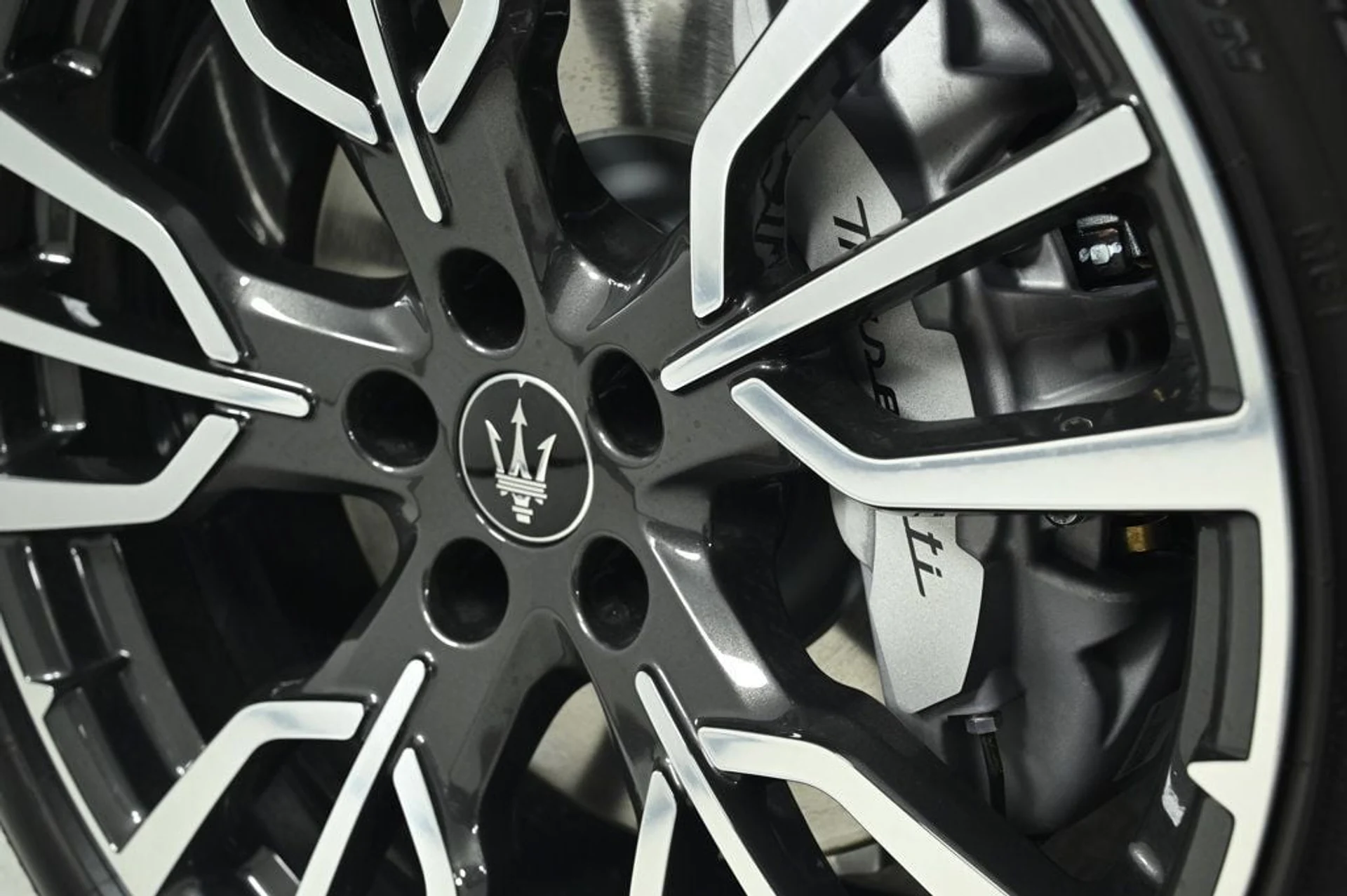 mph026_1325084417_new_2025_maserati_grecale_awd_11350_22905023_26_1024_c1f6cfa4ac