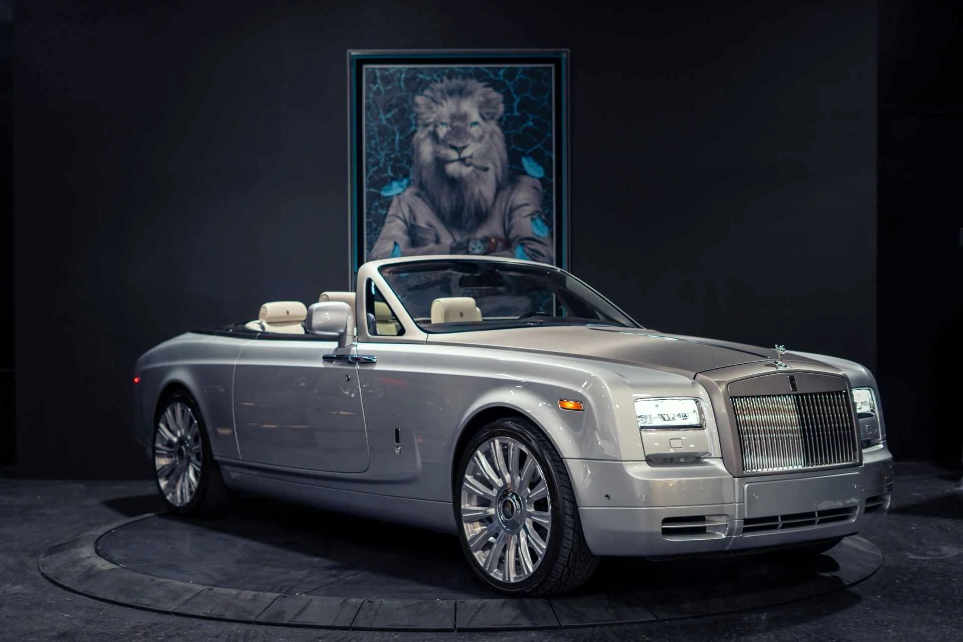 mph026_1329742750_Used_2014_Rolls_Royce_Phantom_Drophead_Coupe_1782854989_5fafa2d869