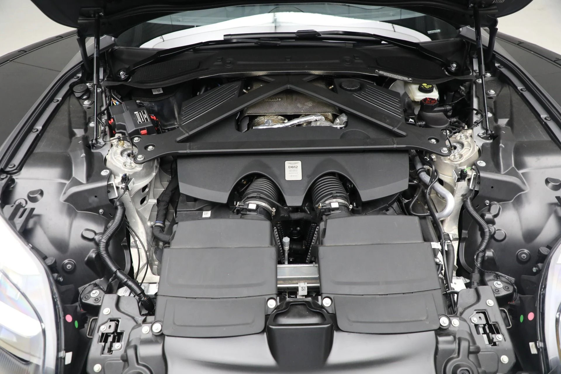 mph026_1334968712_Used_2025_Aston_Martin_DB_12_V8_aeee3ce4be