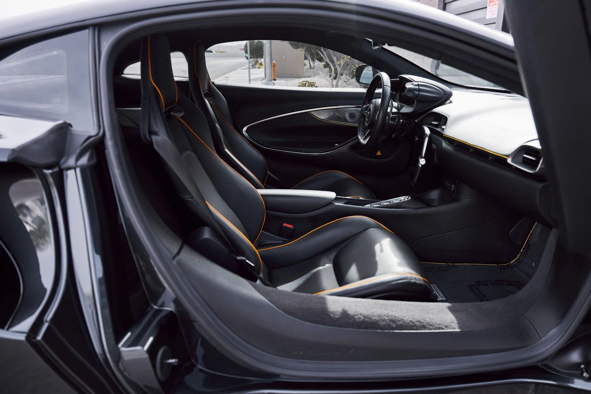 mph026_1337238492_Used_2023_Mc_Laren_Artura_1770833713_741639fecf