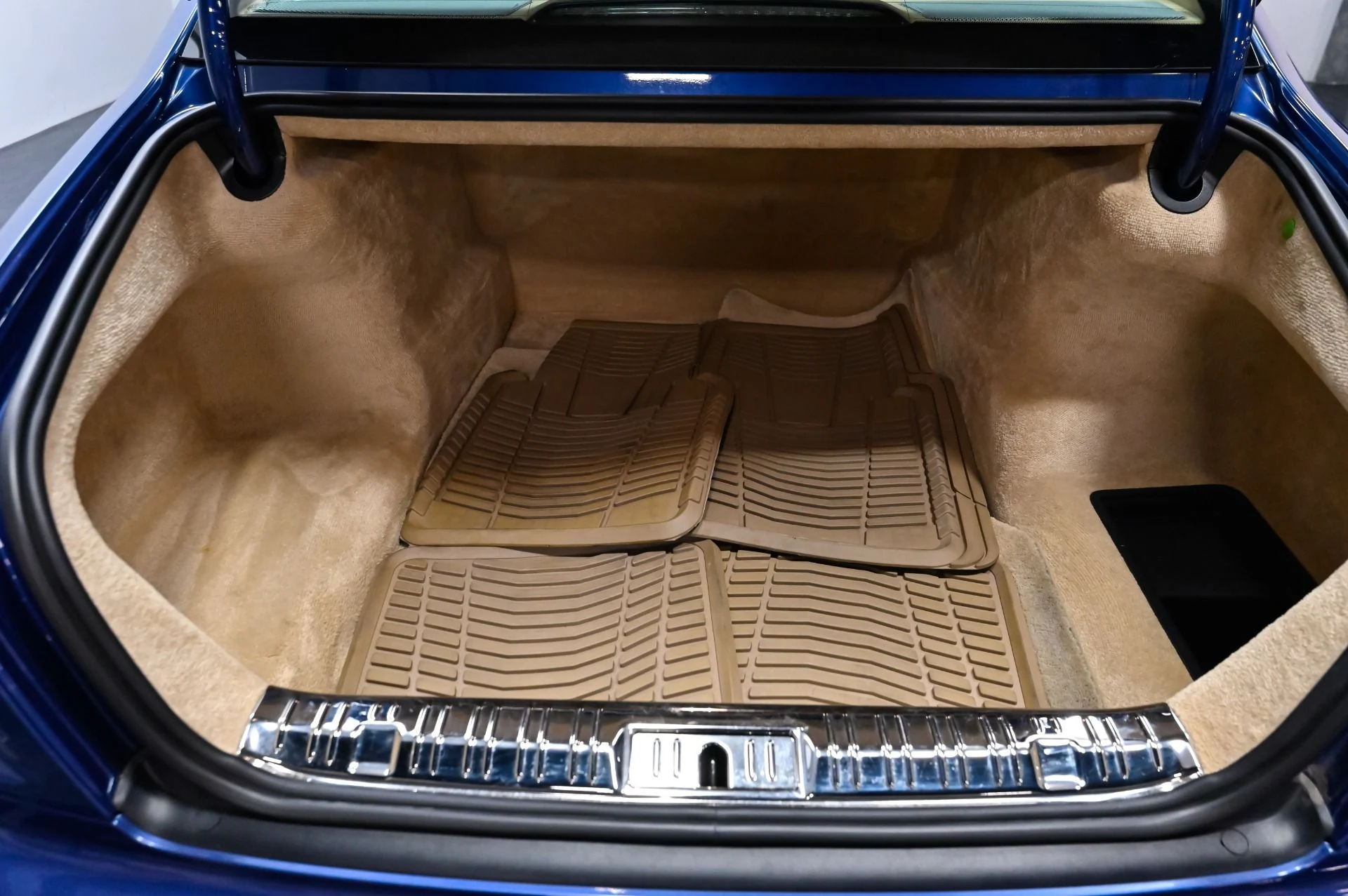 mph026_1351903403_Used_2012_Rolls_Royce_Ghost_Base_1791906503_e3d5a3d5db