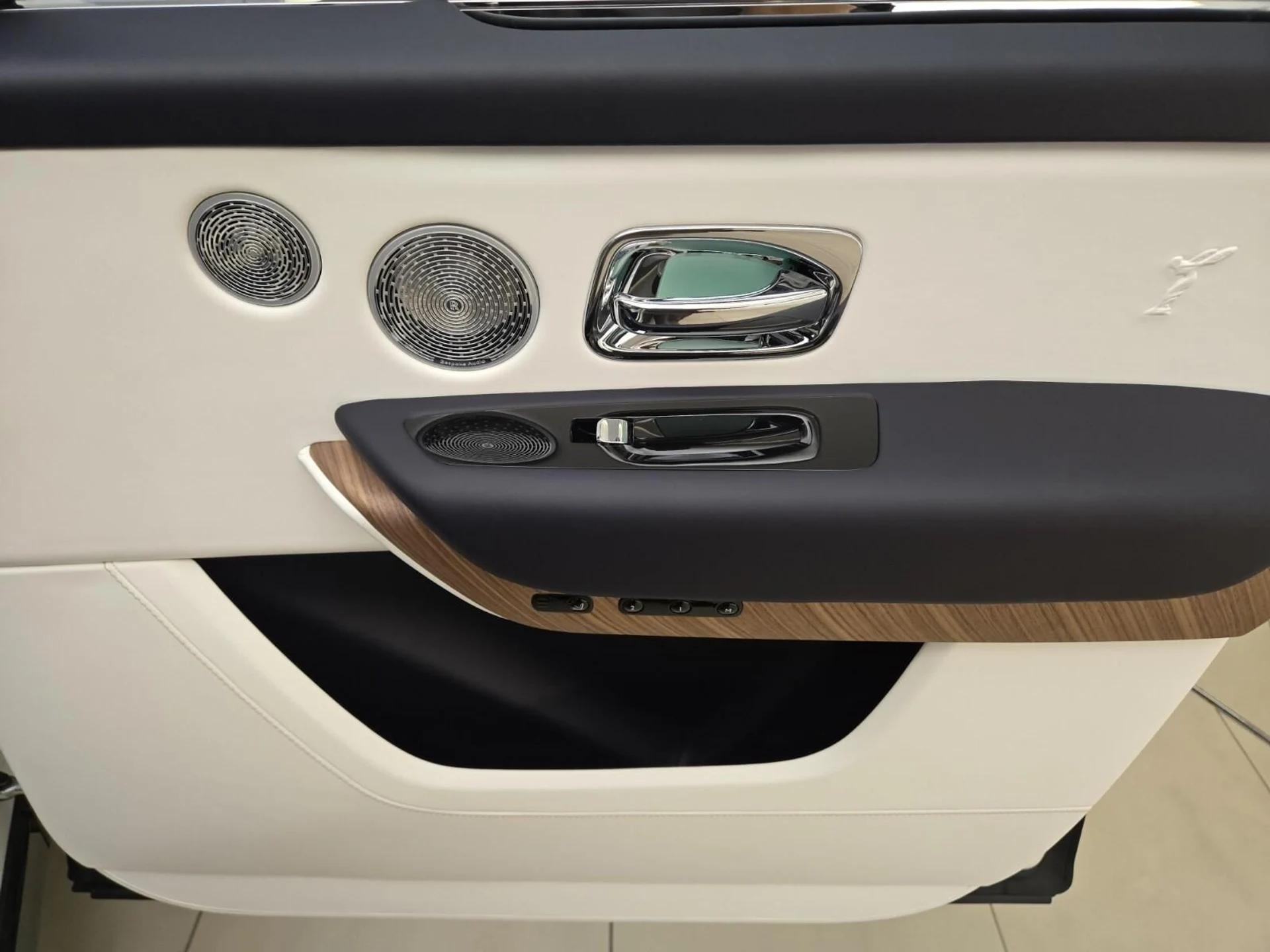 mph026_1356070954_New_2026_Rolls_Royce_Cullinan_1776403046_c4c5530d8a