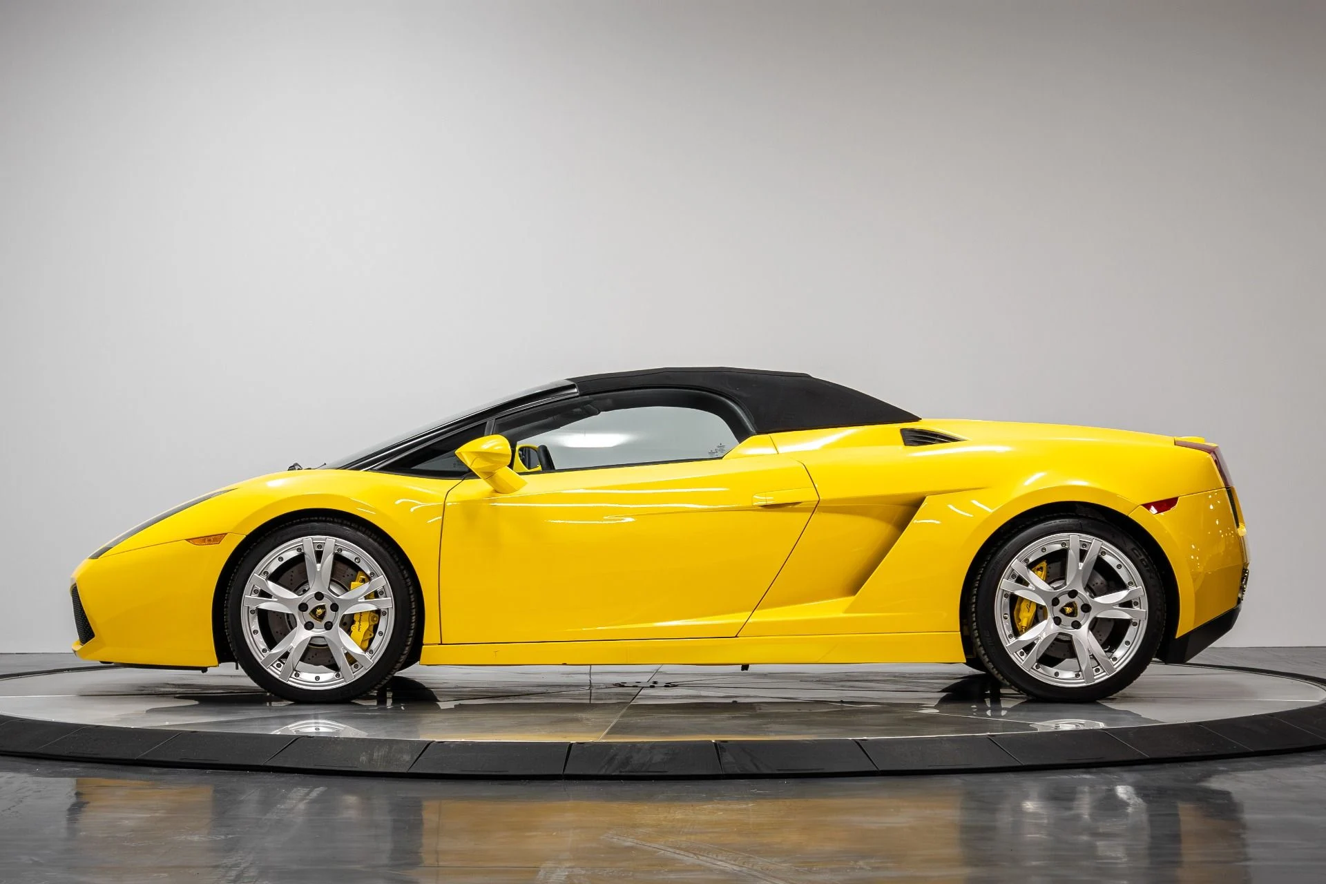mph026_1356767999_Used_2007_Lamborghini_Gallardo_Spyder_1766529333_7372fcc255
