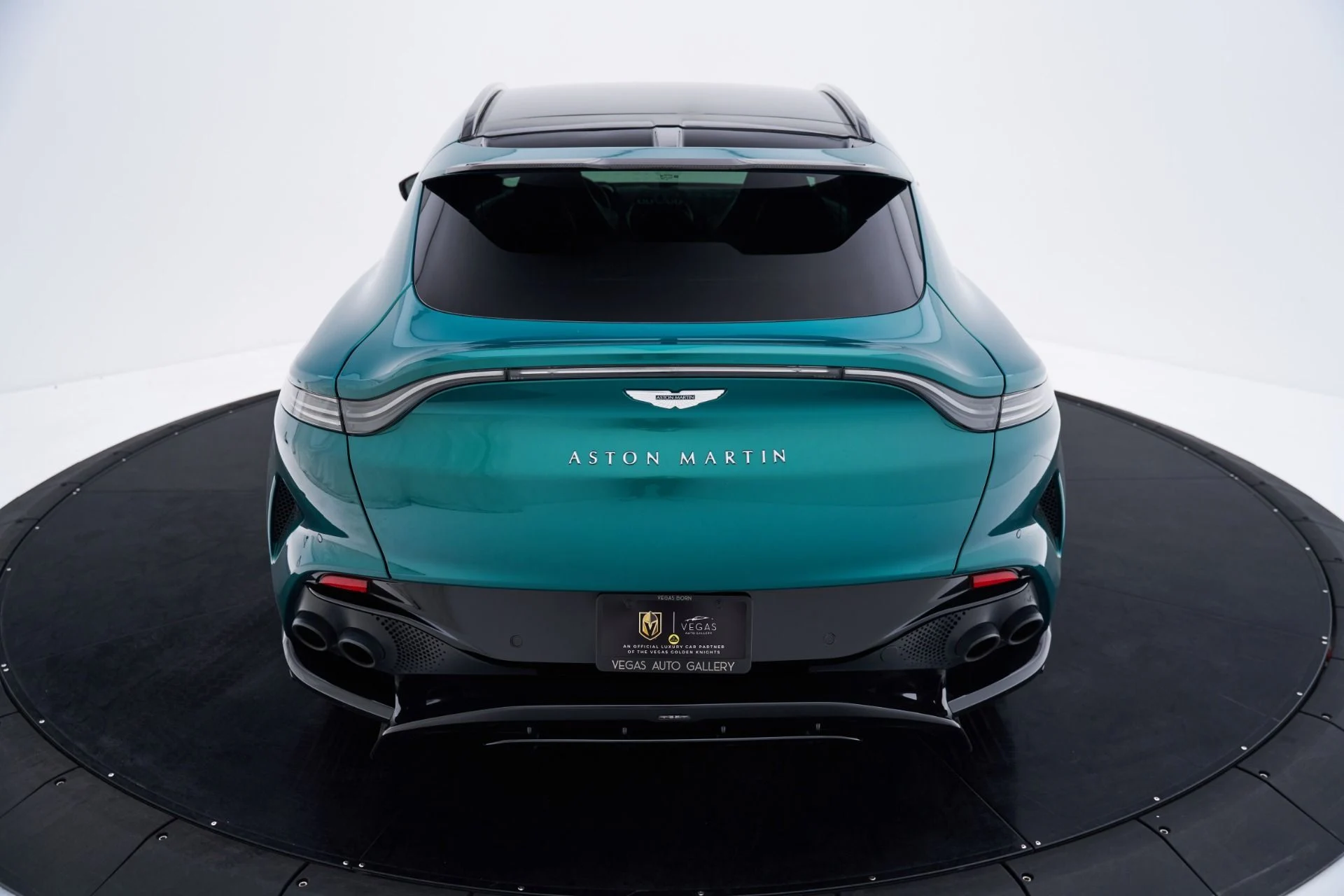 mph026_1368966204_Used_2024_Aston_Martin_DBX_707_1793218303_3af1a1a343