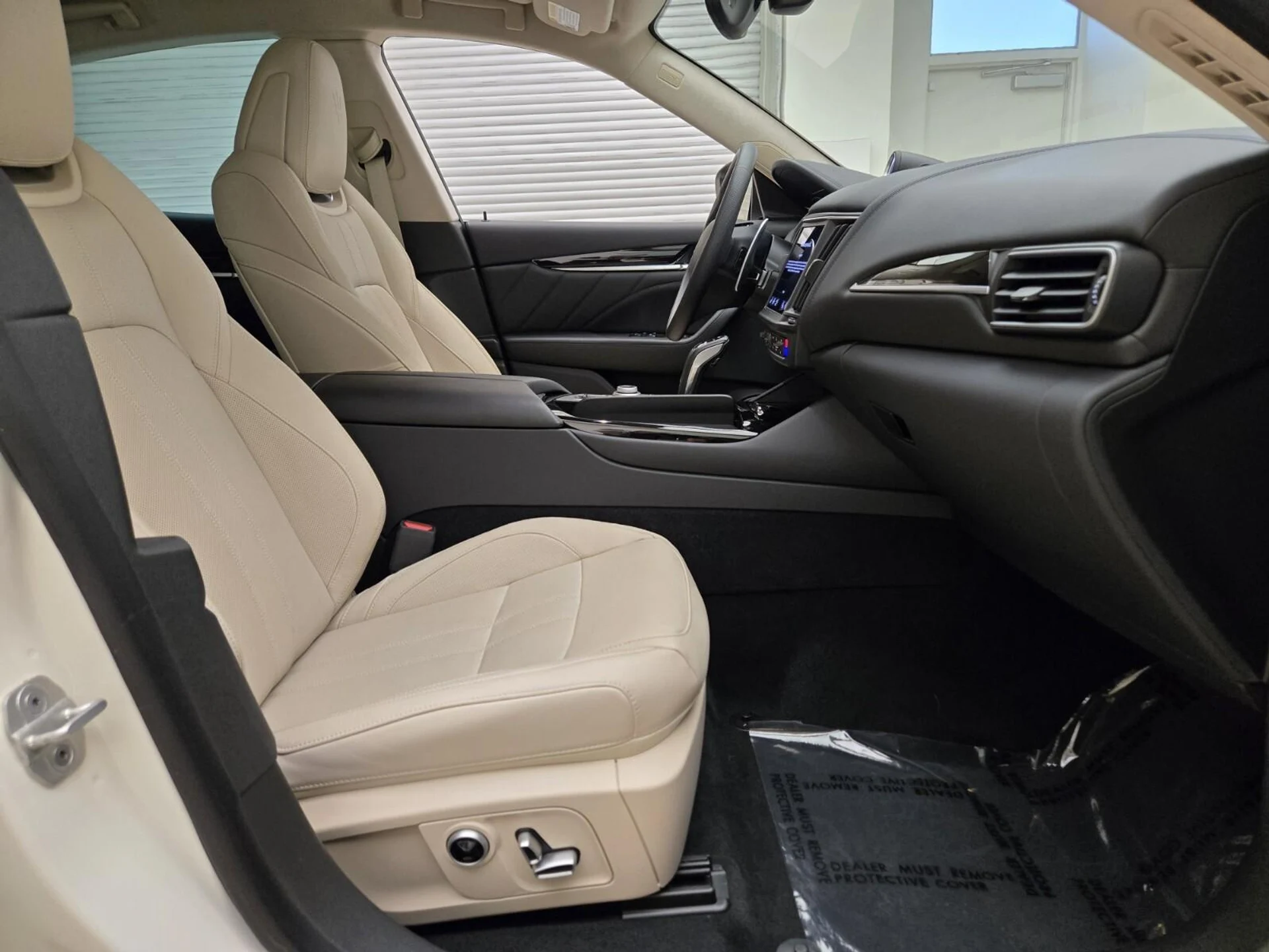 mph026_1373858902_Used_2023_Maserati_Levante_Modena_1791870037_9824285634