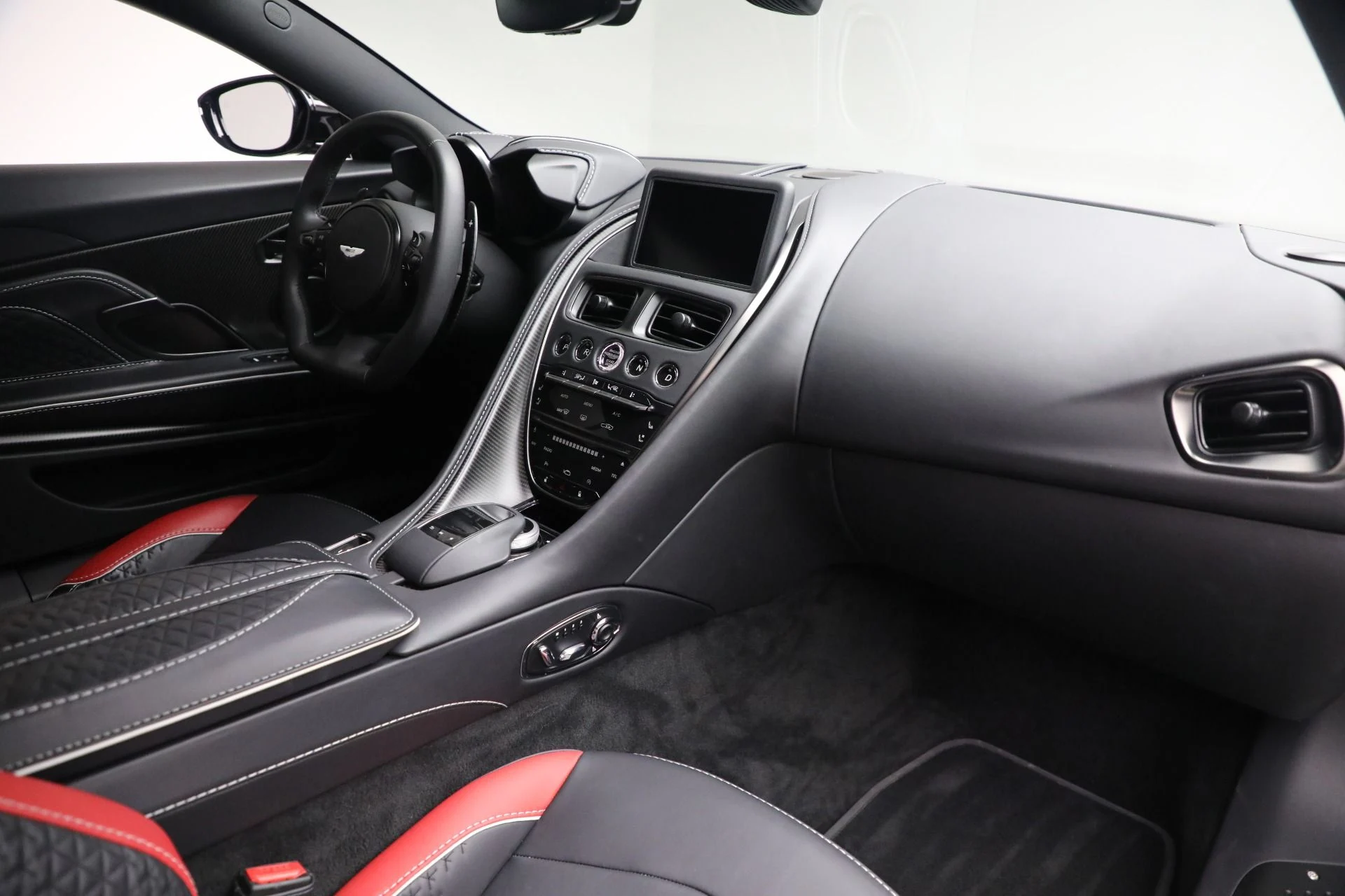 mph026_1380156910_Used_2023_Aston_Martin_DBS_Superleggera_3757b68af9