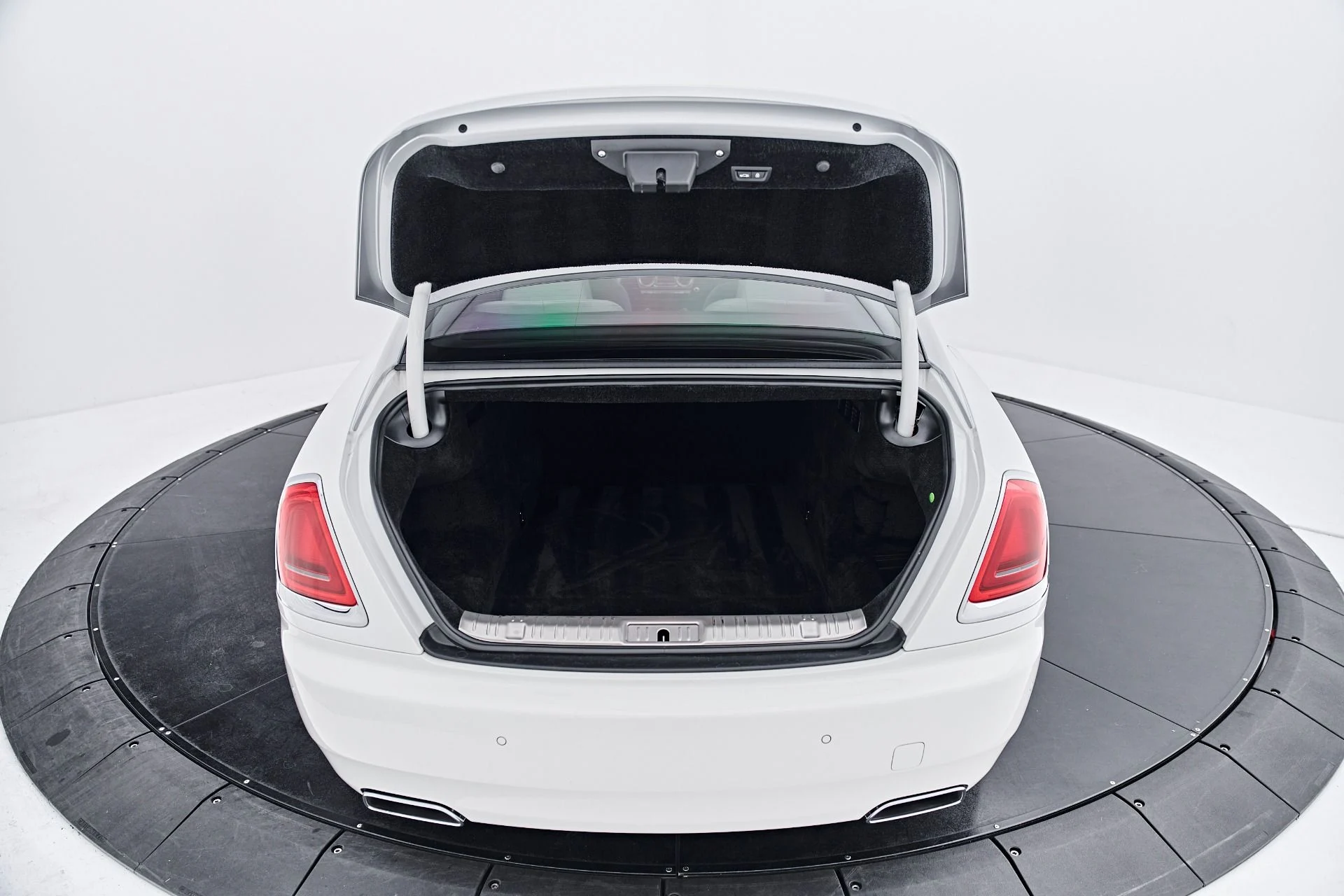 mph026_1382177085_Used_2020_Rolls_Royce_Wraith_Base_1791481231_80e17a5f19