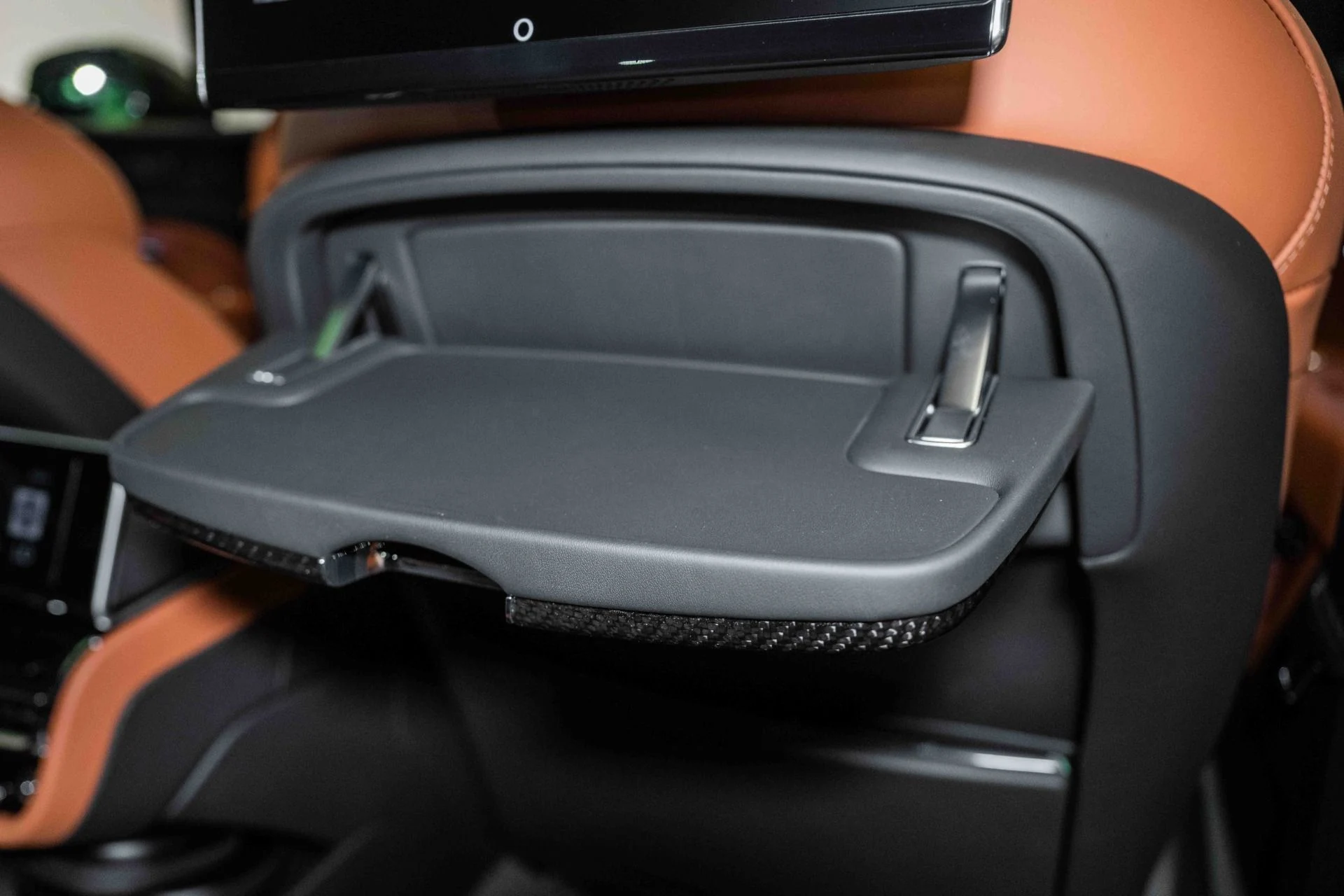 mph026_140382097_Used_2024_Bentley_Bentayga_EWB_Azure_V8_1718899287_fbcd330f21