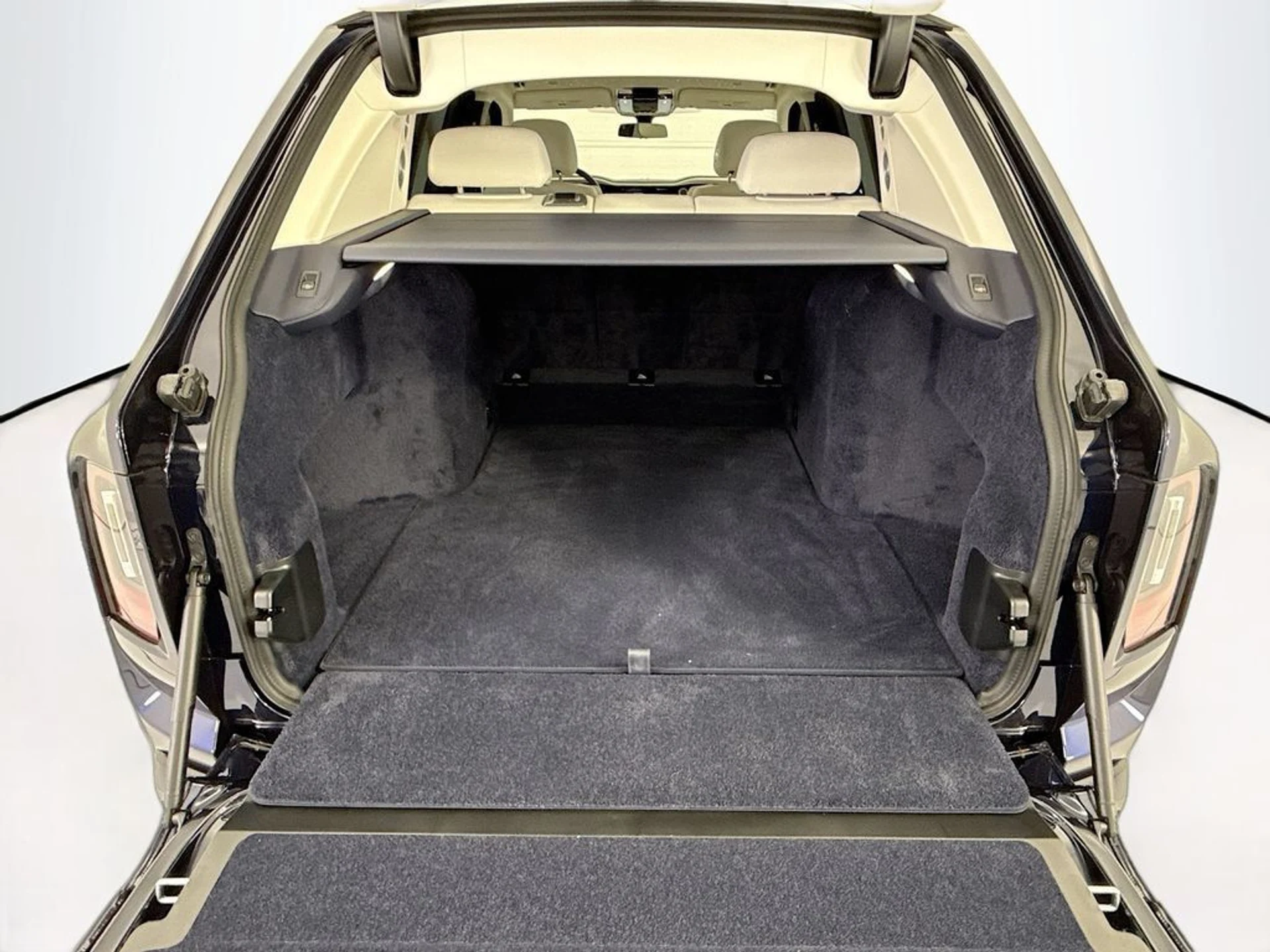 mph026_1406934837_used_2026_rolls_royce_cullinan_sportutility_8119_23009484_27_1024_86ff3d4002