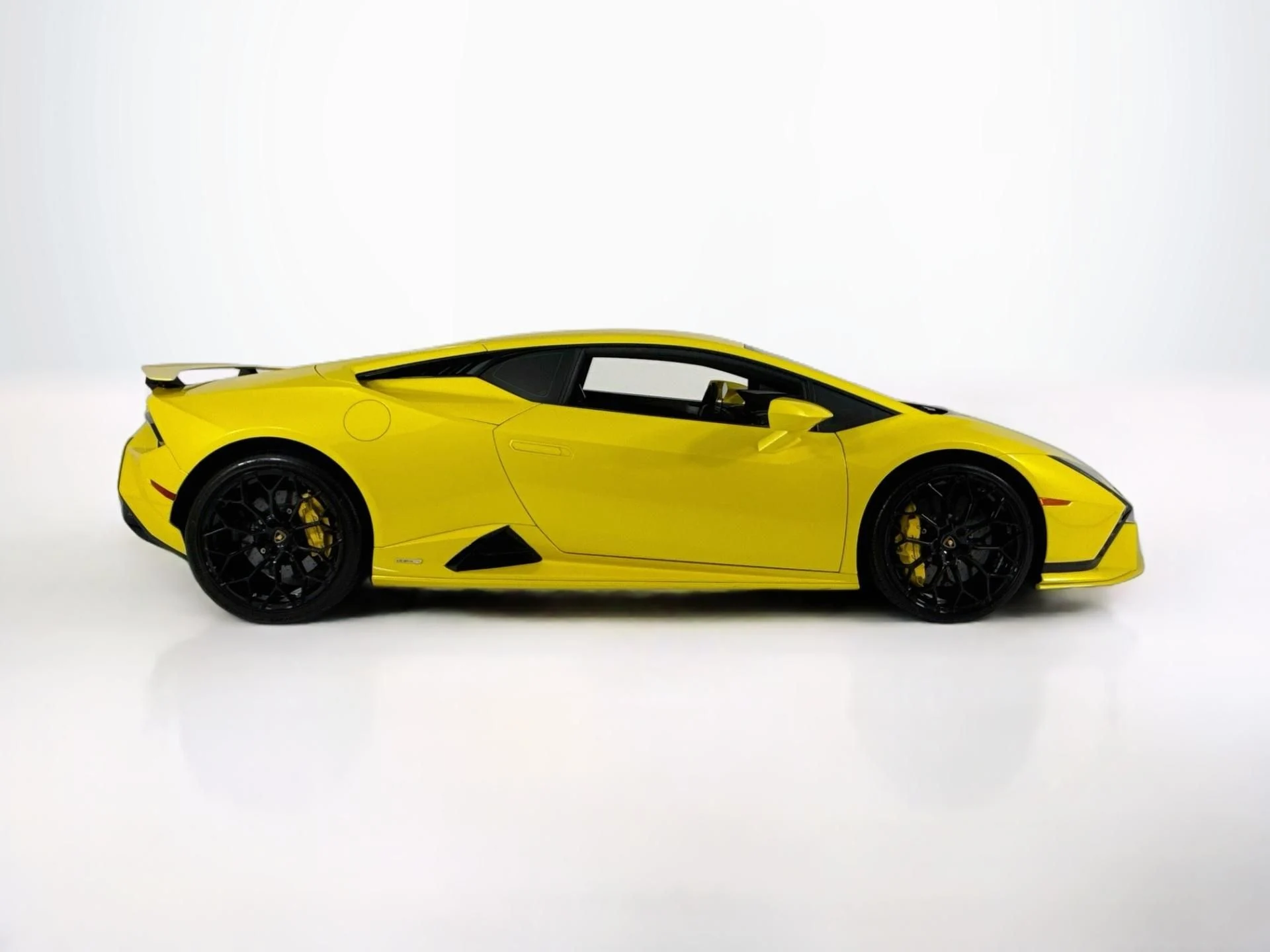 mph026_1412949911_Used_2023_Lamborghini_Huracan_Tecnica_1793401517_03cbf979a9