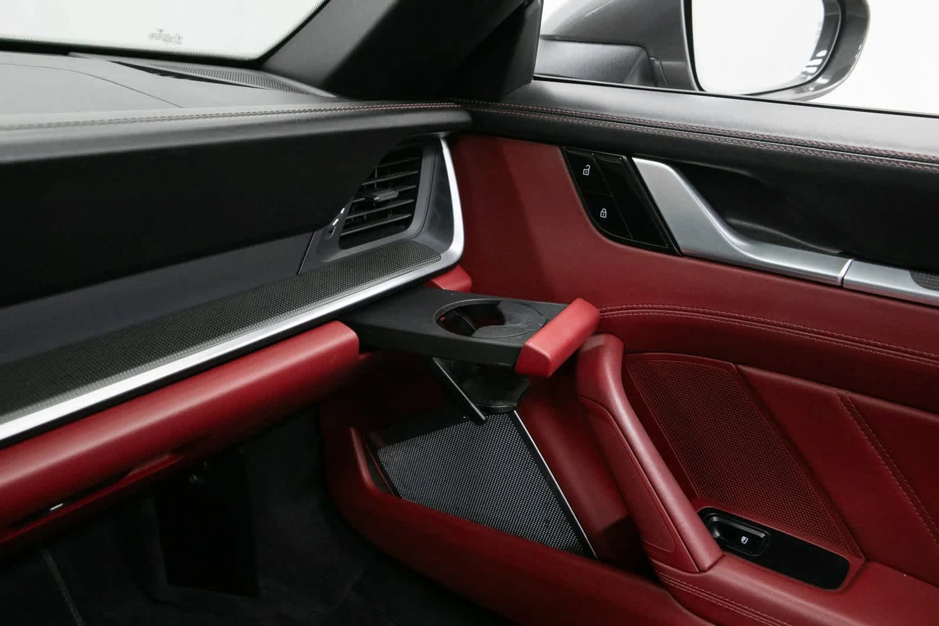 mph026_141744974_bbb640db44f6ad7b04ac7848cc6dd030x_4979b0ca20