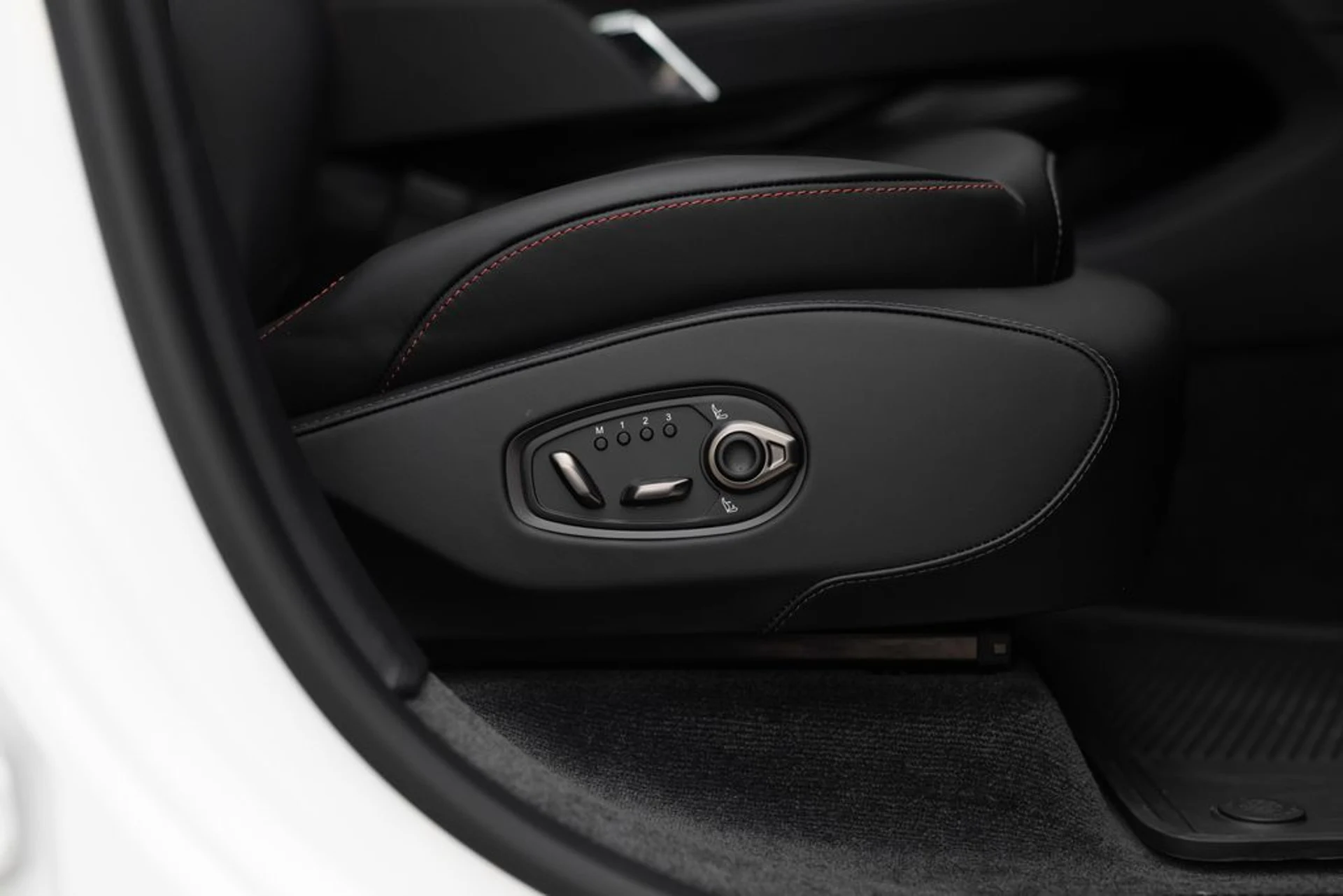 mph026_141959188_122df3a9ad6afb995f1ffc0bf2e91996x_2e0328aef5