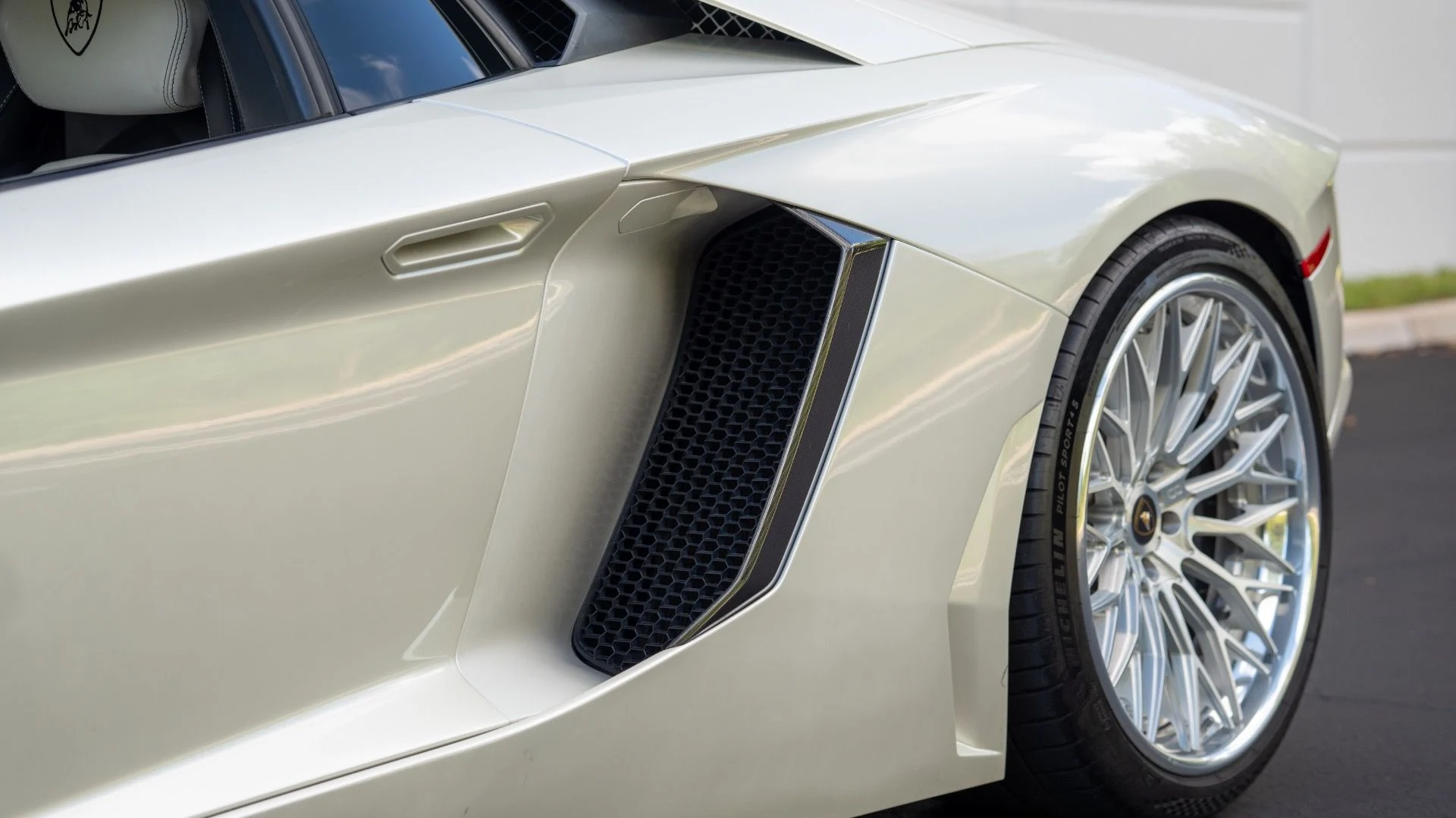 mph026_1428932622_Used_2015_Lamborghini_Aventador_LP_700_4_1755636746_c4825b1e13