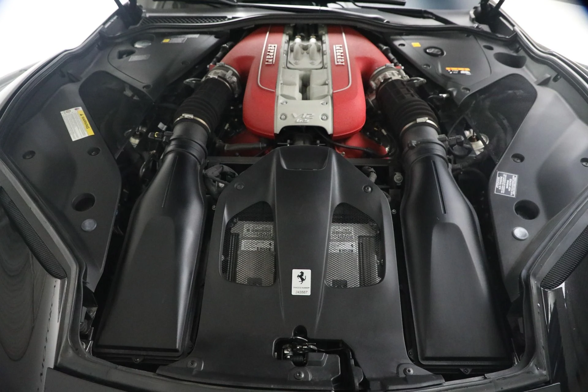 mph026_1443764579_Used_2019_Ferrari_812_Superfast_1776445925_2a61c0985a