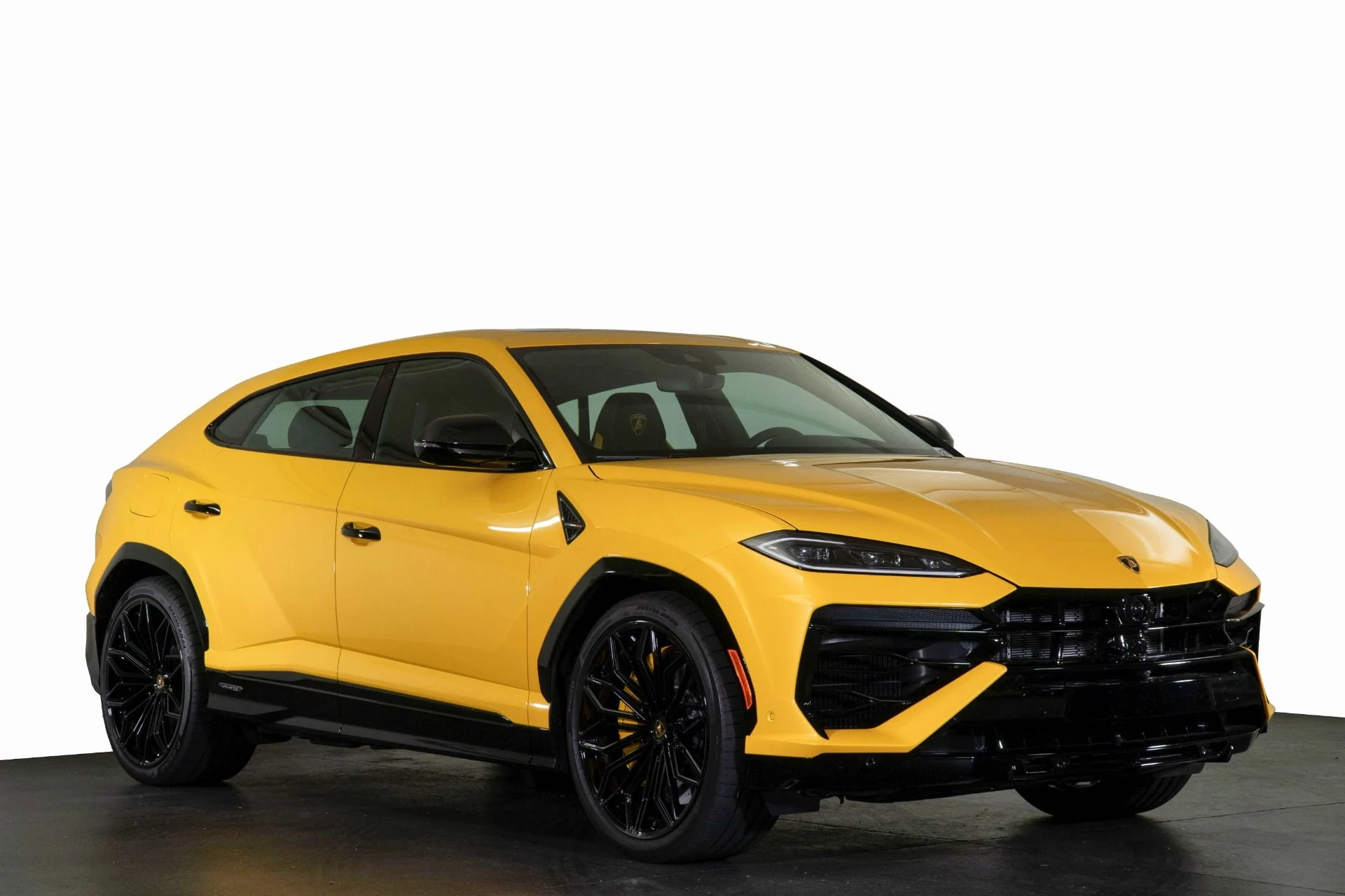 mph026_1453853041_Used_2025_Lamborghini_Urus_SE_1777525057_892411898e