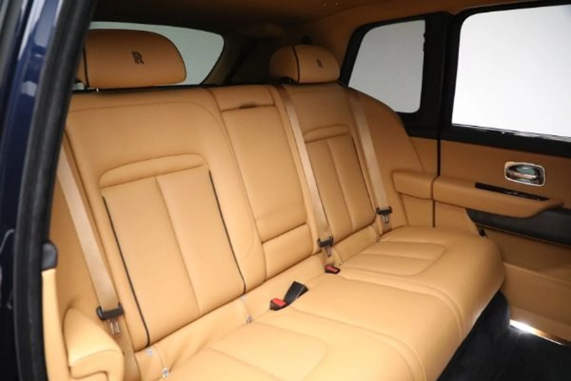 mph026_1462813280_Used_2024_Rolls_Royce_Cullinan_6748c03171