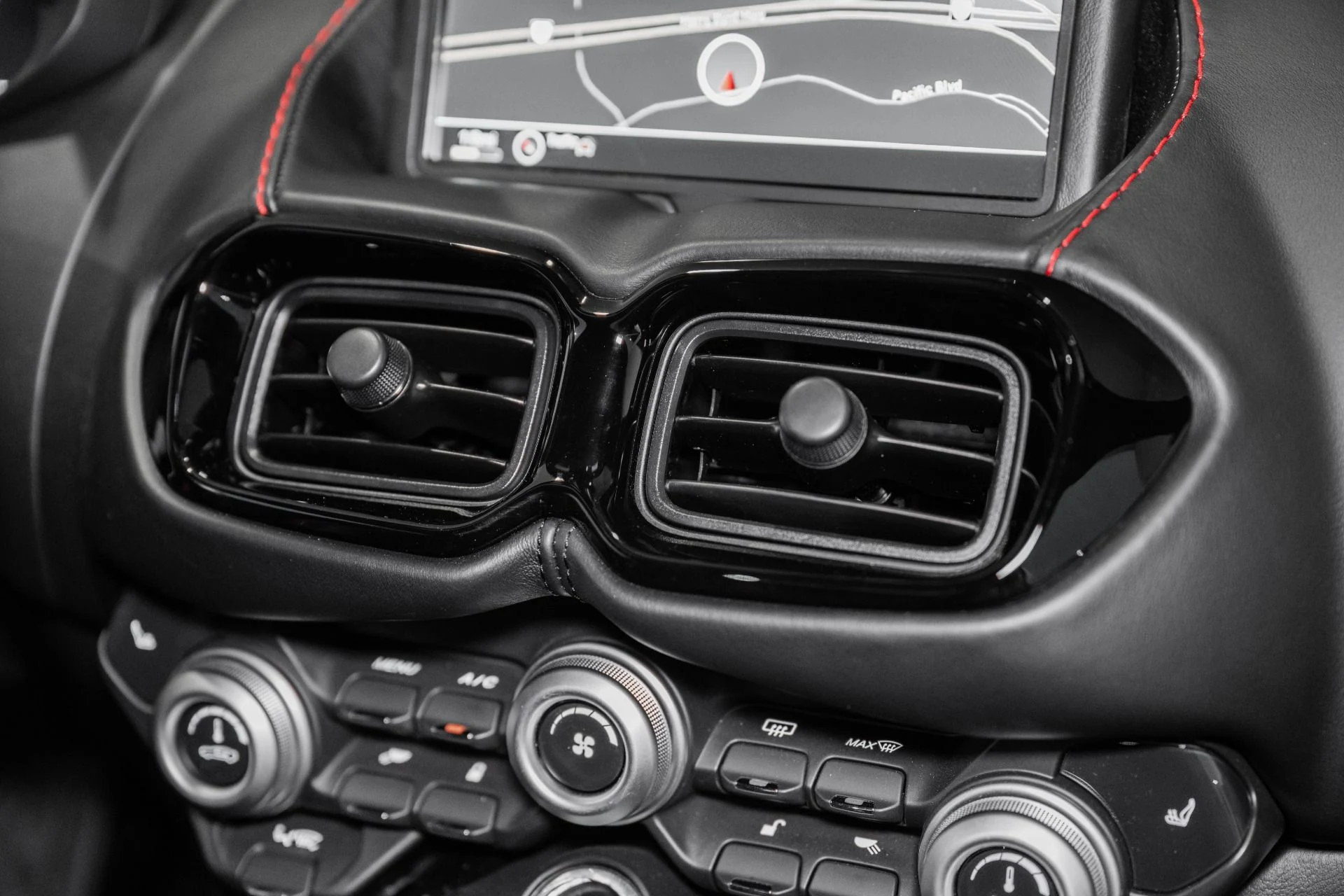 mph026_146330320_Used_2019_Aston_Martin_Vantage_1779799907_8a787e04f1