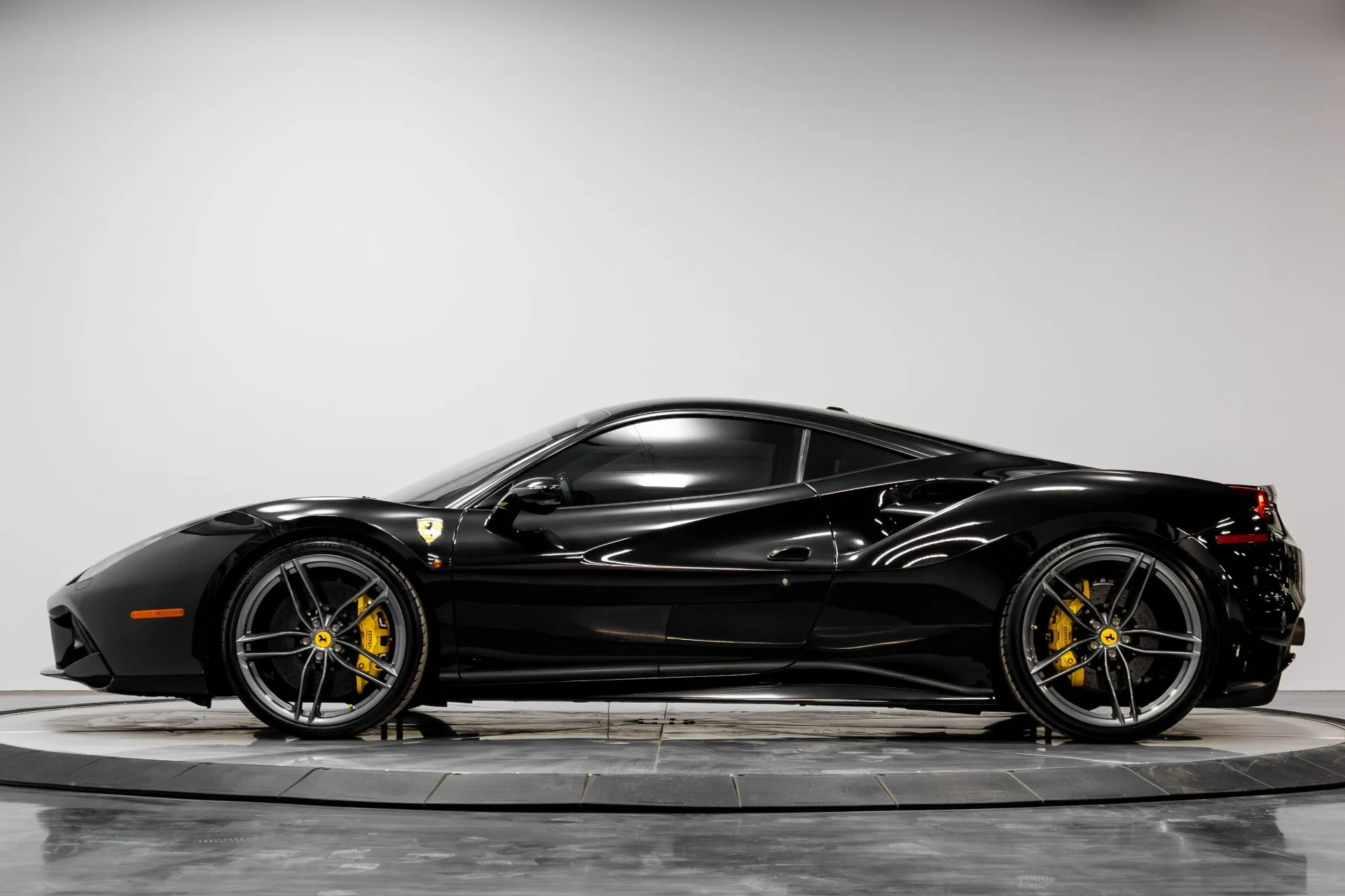 mph026_1466102344_Used_2018_Ferrari_488_GTB_Base_1771040686_cdfcc975b3