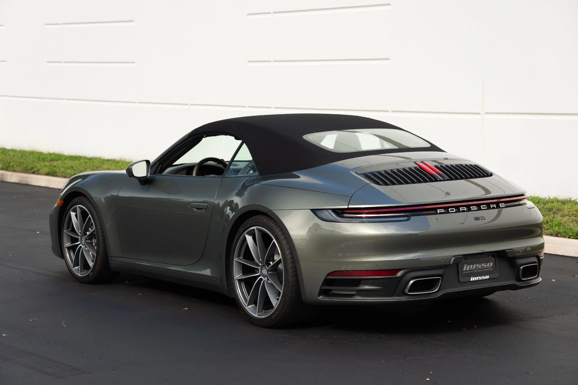 mph026_1479368748_Used_2023_Porsche_911_Carrera_1756439648_6fbacbcfc3