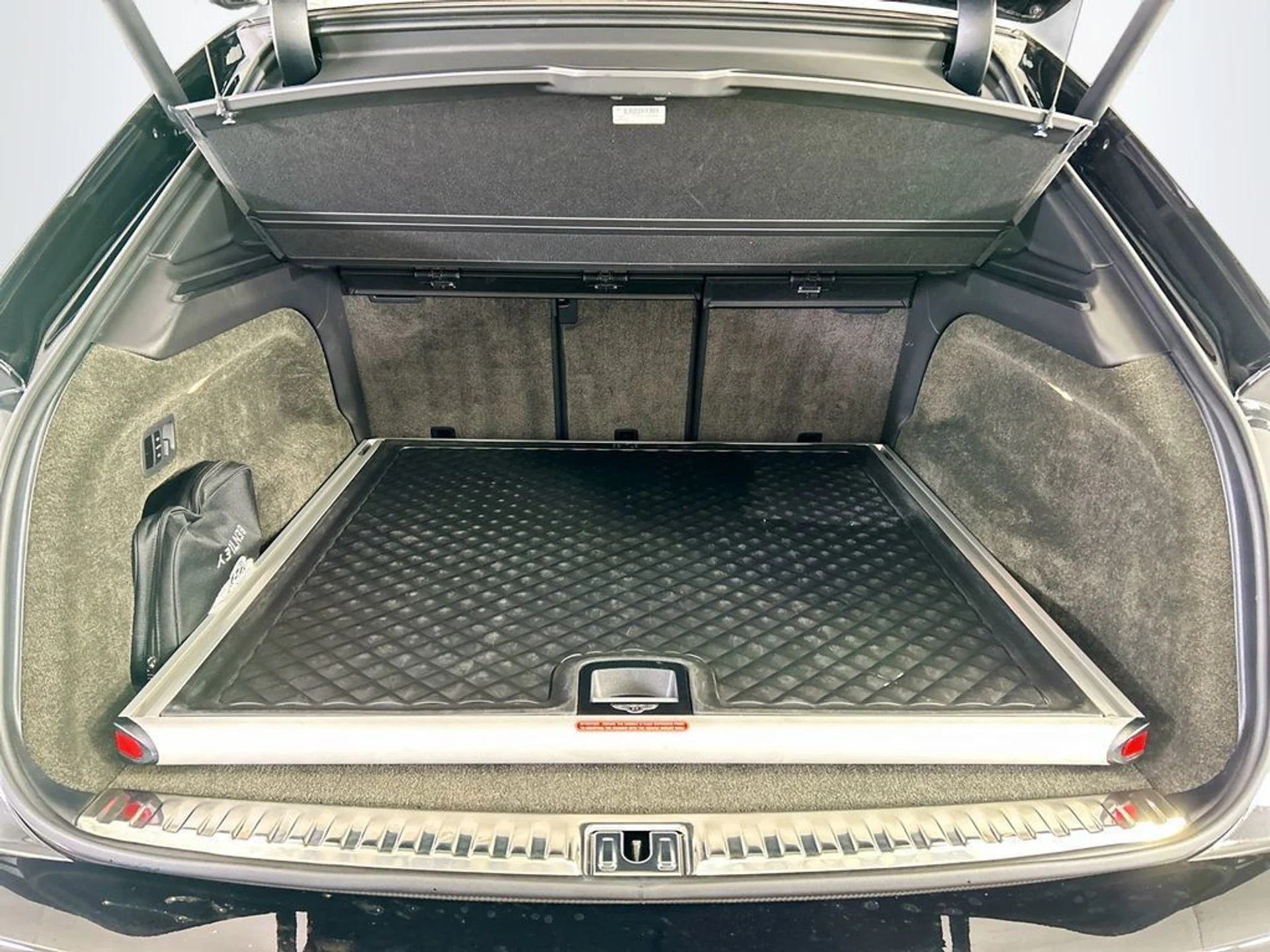 mph026_1486672175_used_2021_bentley_bentayga_v8awd_8119_23037216_27_1024_158648b78b