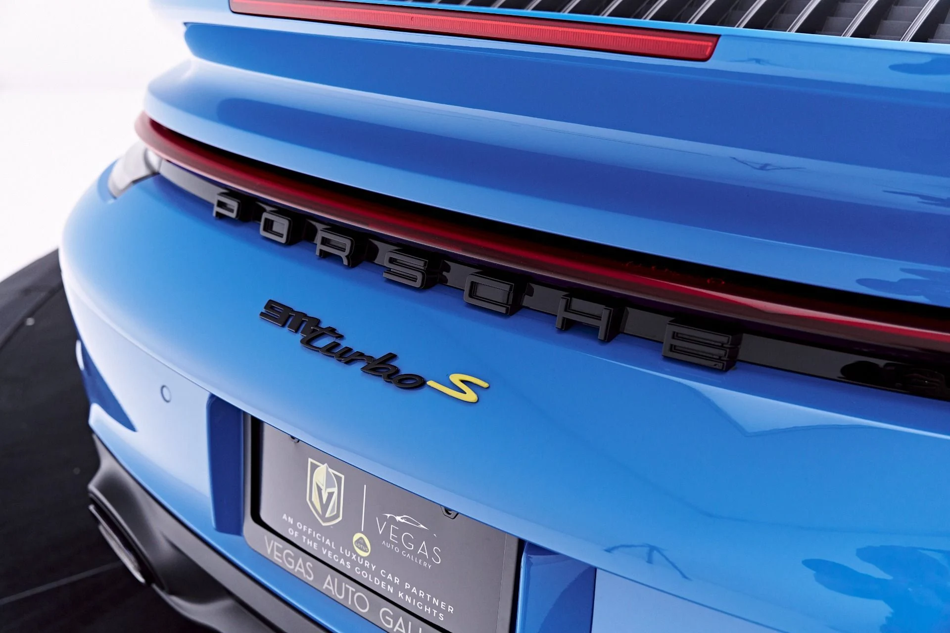 mph026_148723845_Used_2023_Porsche_911_Turbo_S_1777508494_f4d3e86dd4