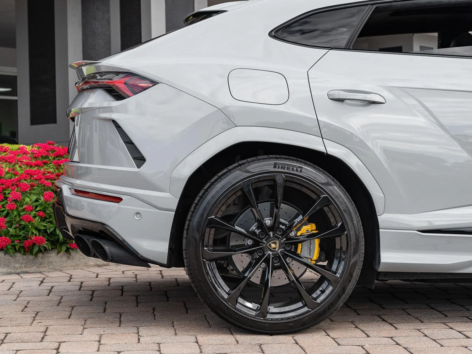 mph026_1488986483_Used_2022_Lamborghini_Urus_AWD_1777086175_ab9ffe1e84