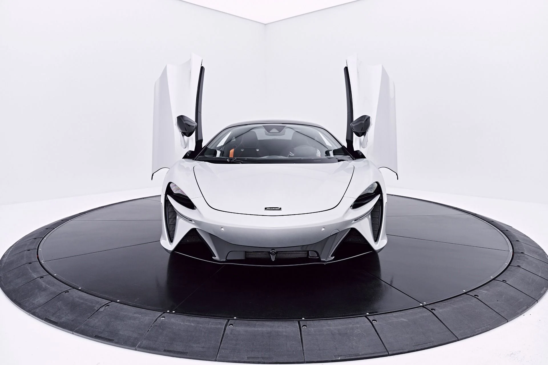 mph026_1489557386_Used_2023_Mc_Laren_Artura_1782871218_b66afb618d