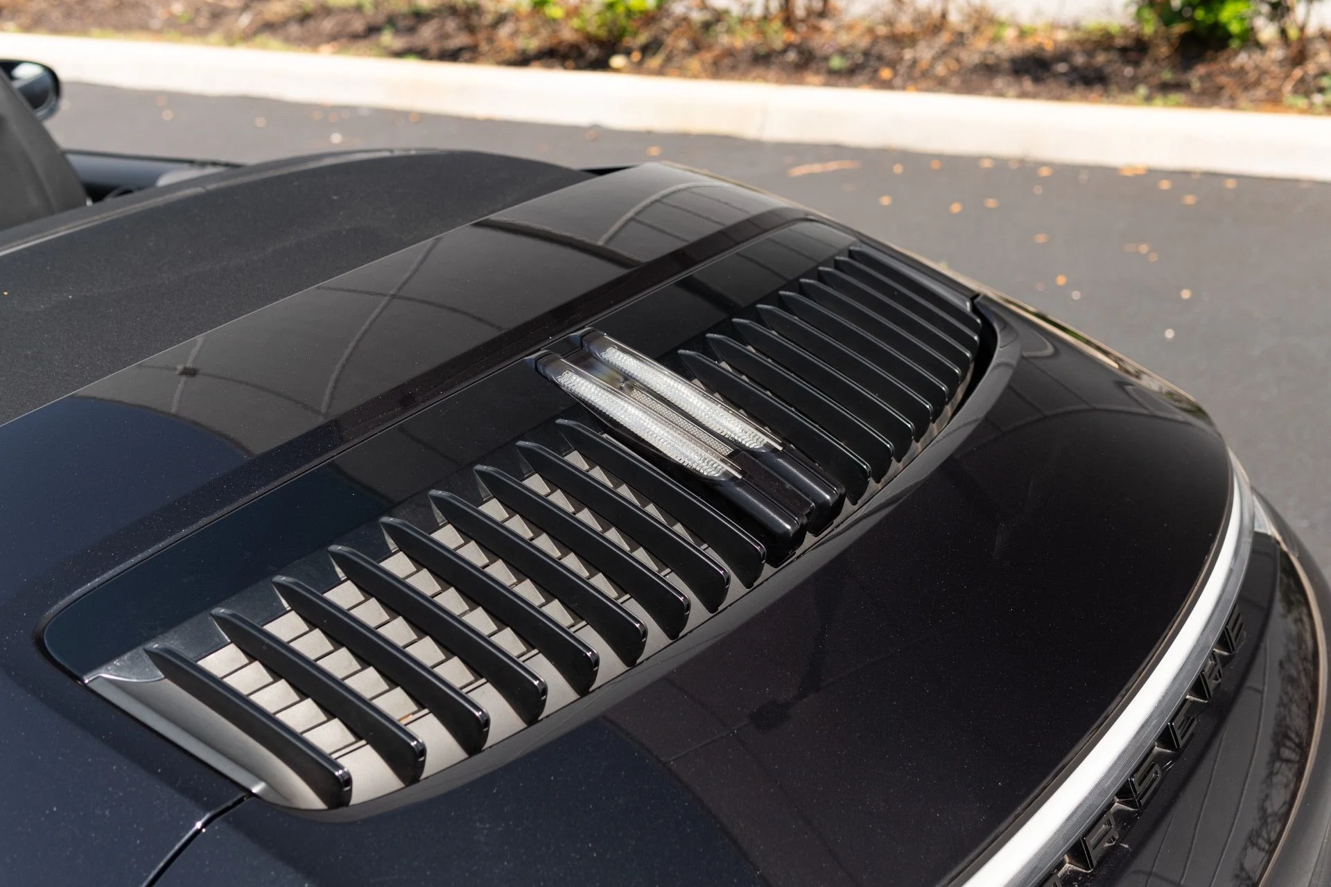 mph026_1492492477_Used_2021_Porsche_911_Carrera_1772596654_1701ca663d