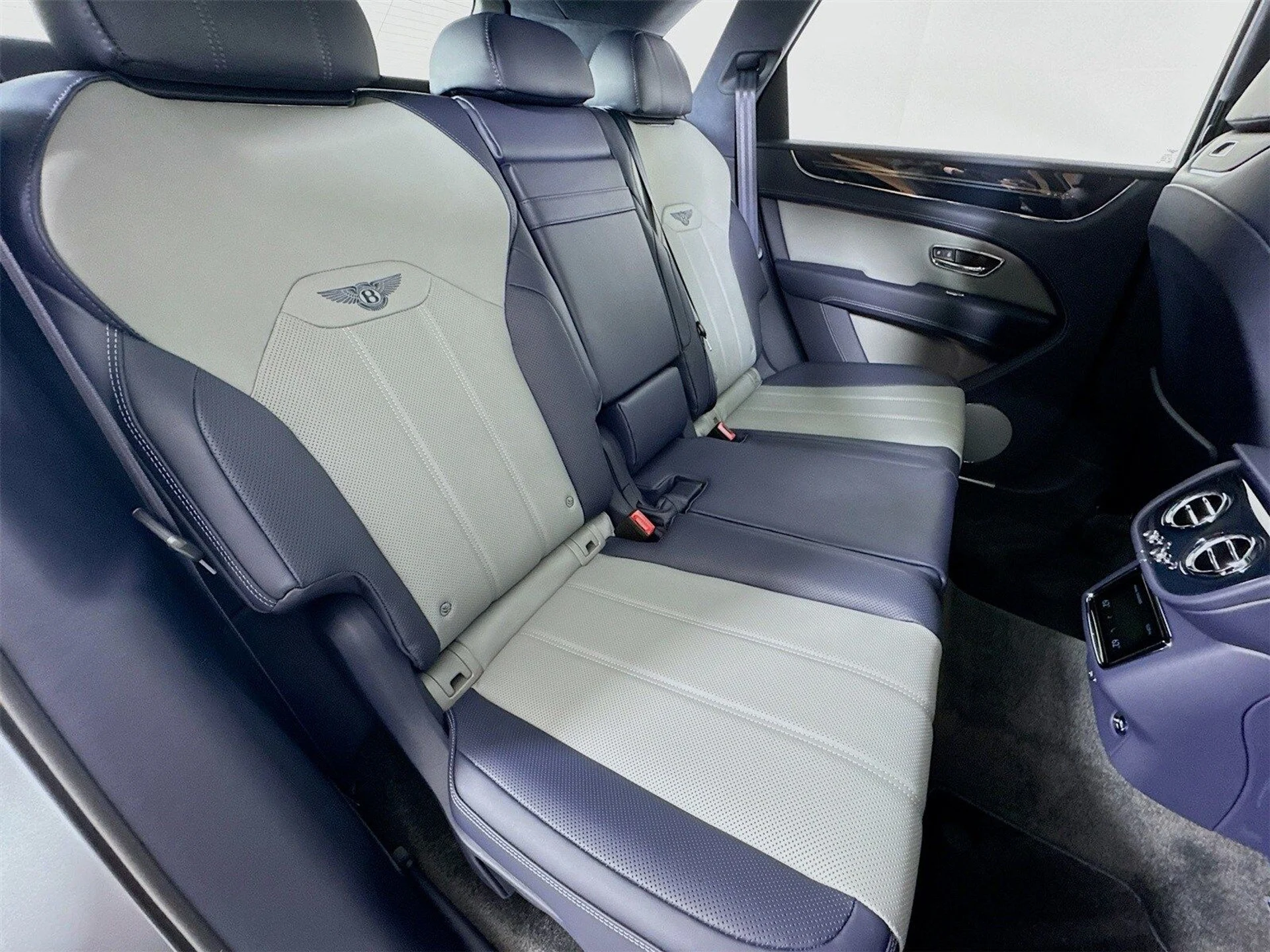 mph026_1497984879_2de29b3d47fa8f0557c424710e81eb53x_4d3e685476