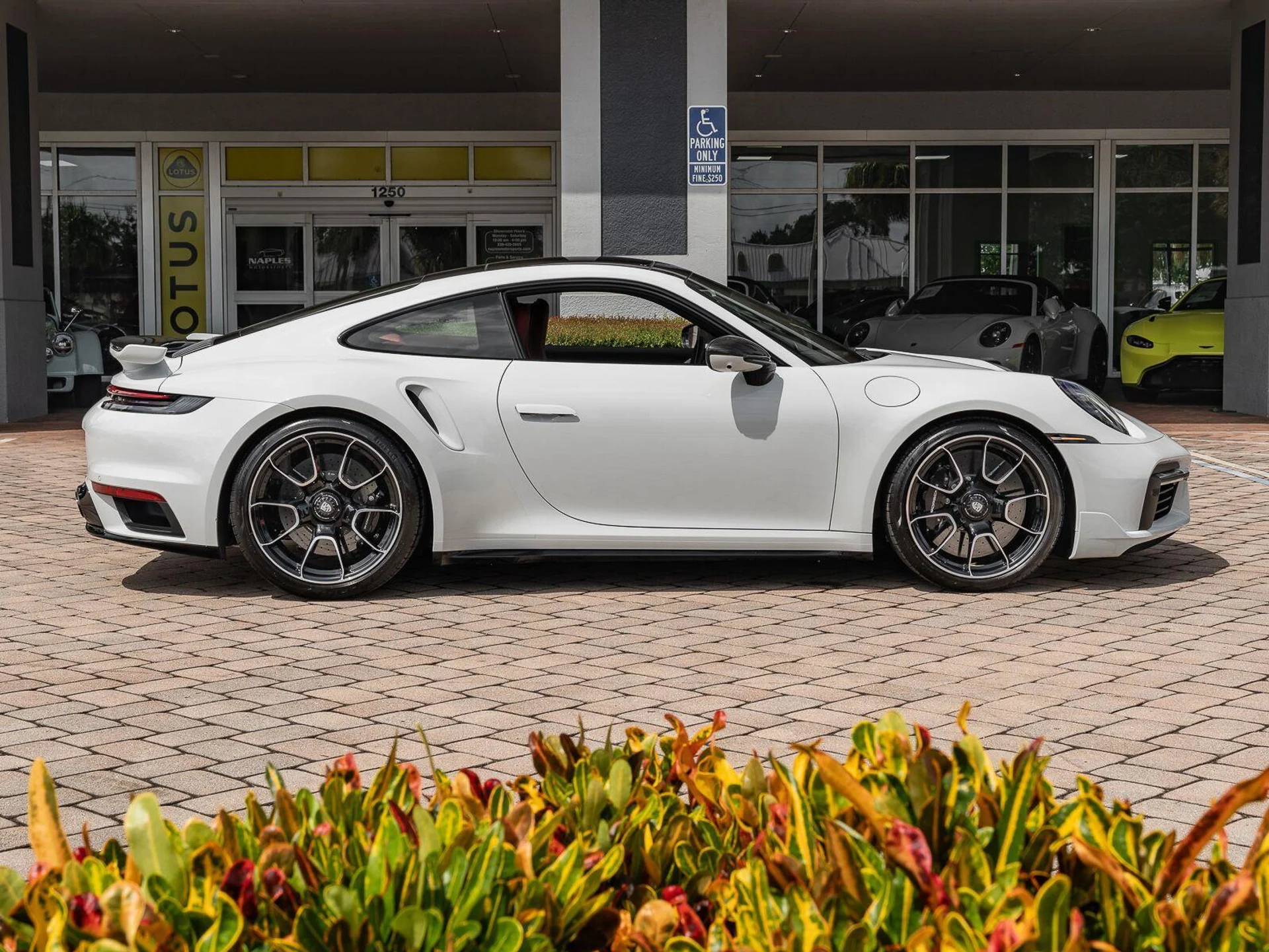 mph026_1498454106_Used_2023_Porsche_911_Turbo_S_1790111620_b9d90730ca