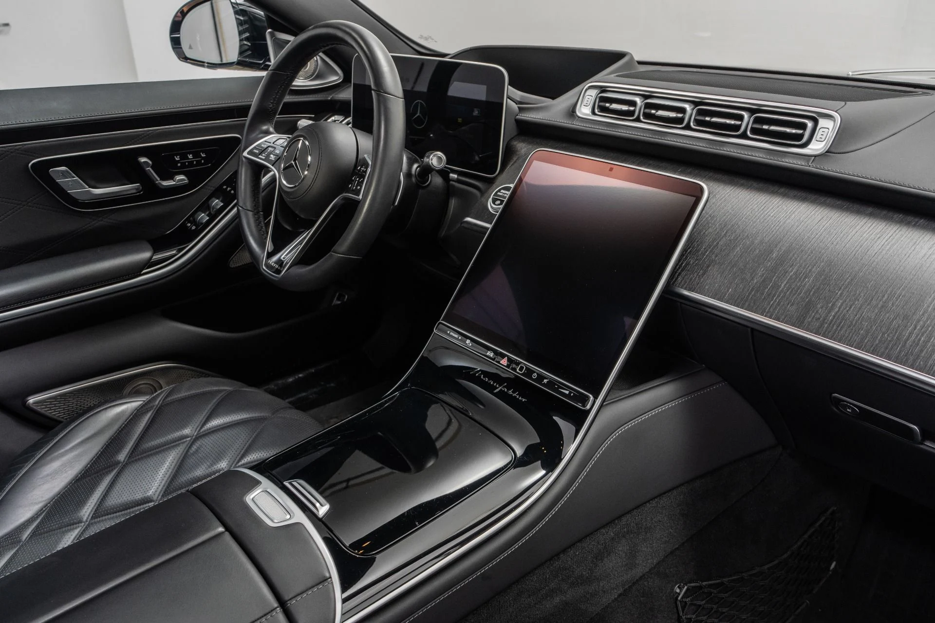 mph026_1501628860_Used_2022_Mercedes_Benz_Mercedes_Maybach_S_680_Executive_Rear_Seat_Package_V12_Power_Immense_Room_1774031494_4a6f2a7885