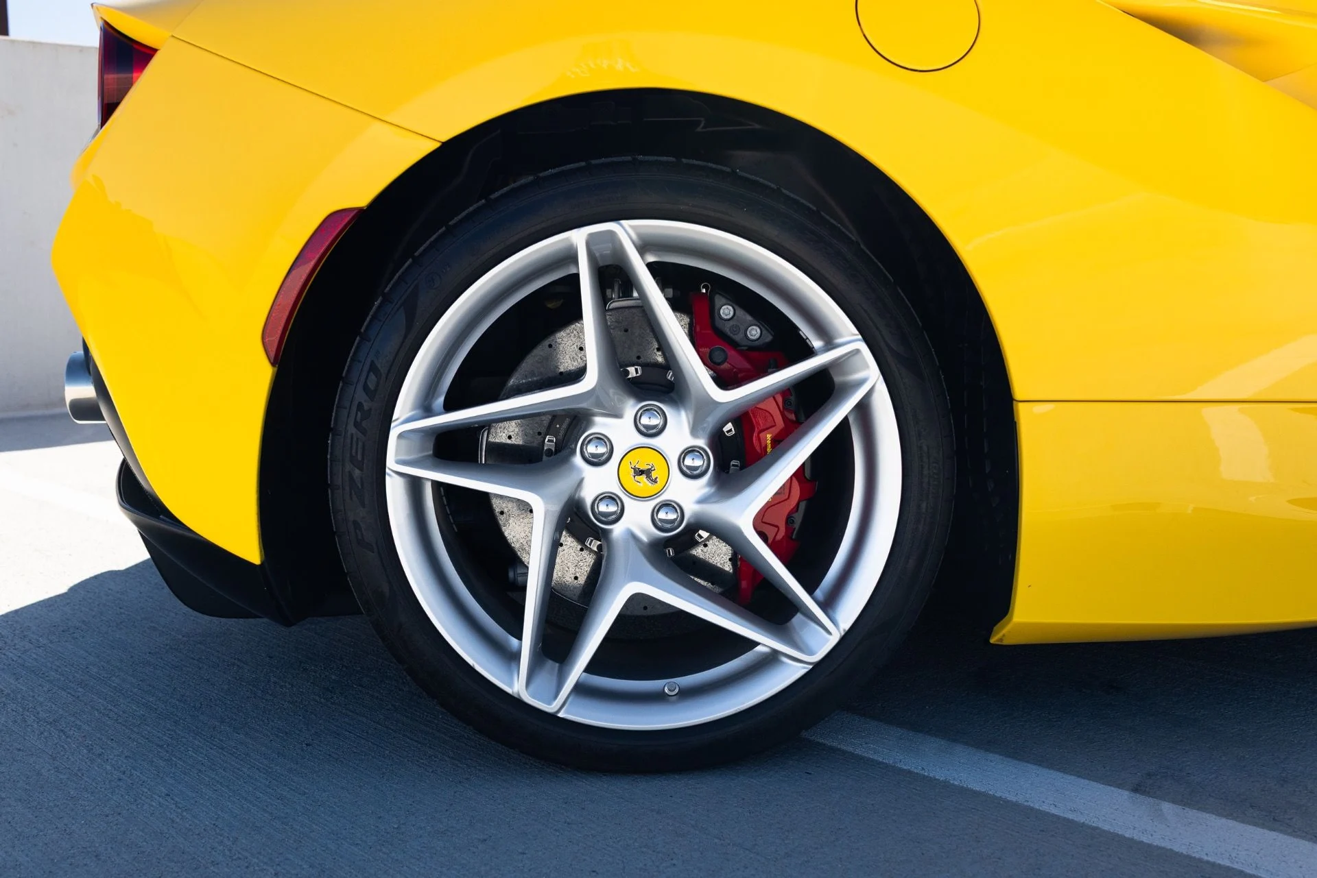 mph026_1504707320_Used_2022_Ferrari_F8_Spider_1790977692_c1b905ec66