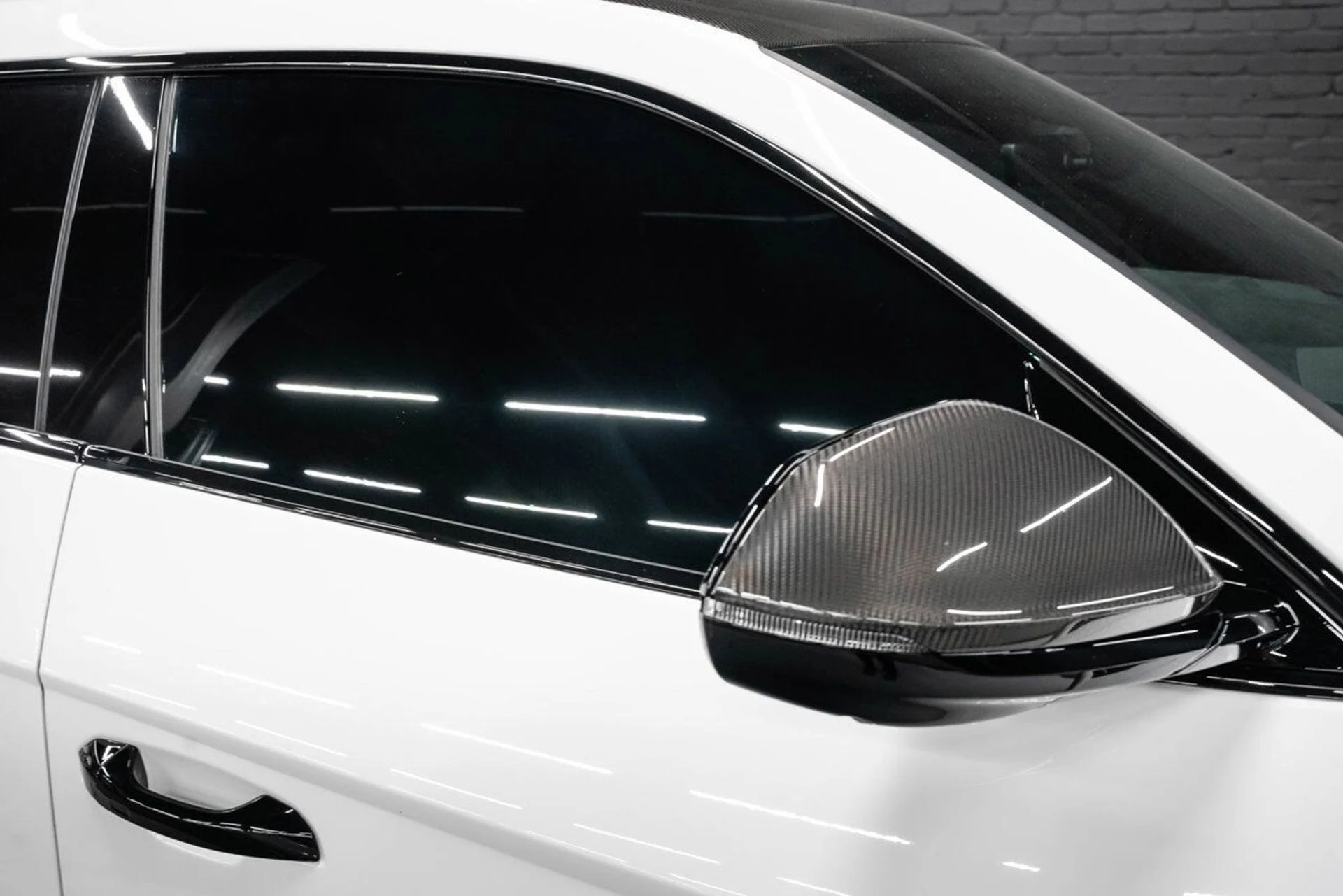 mph026_1517079499_lamborghini_urus_2023_29f54c8d0f