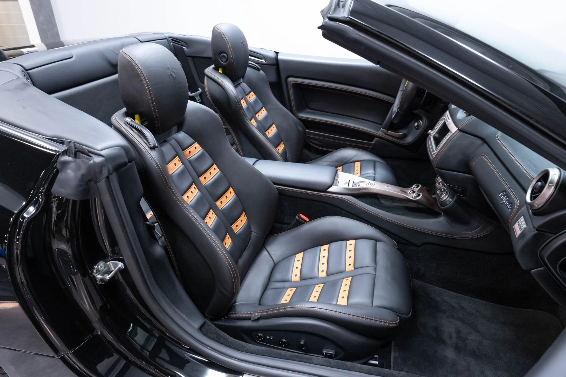 mph026_1526483937_Used_2013_Ferrari_458_Spider_Base_1787598451_89927ff53b