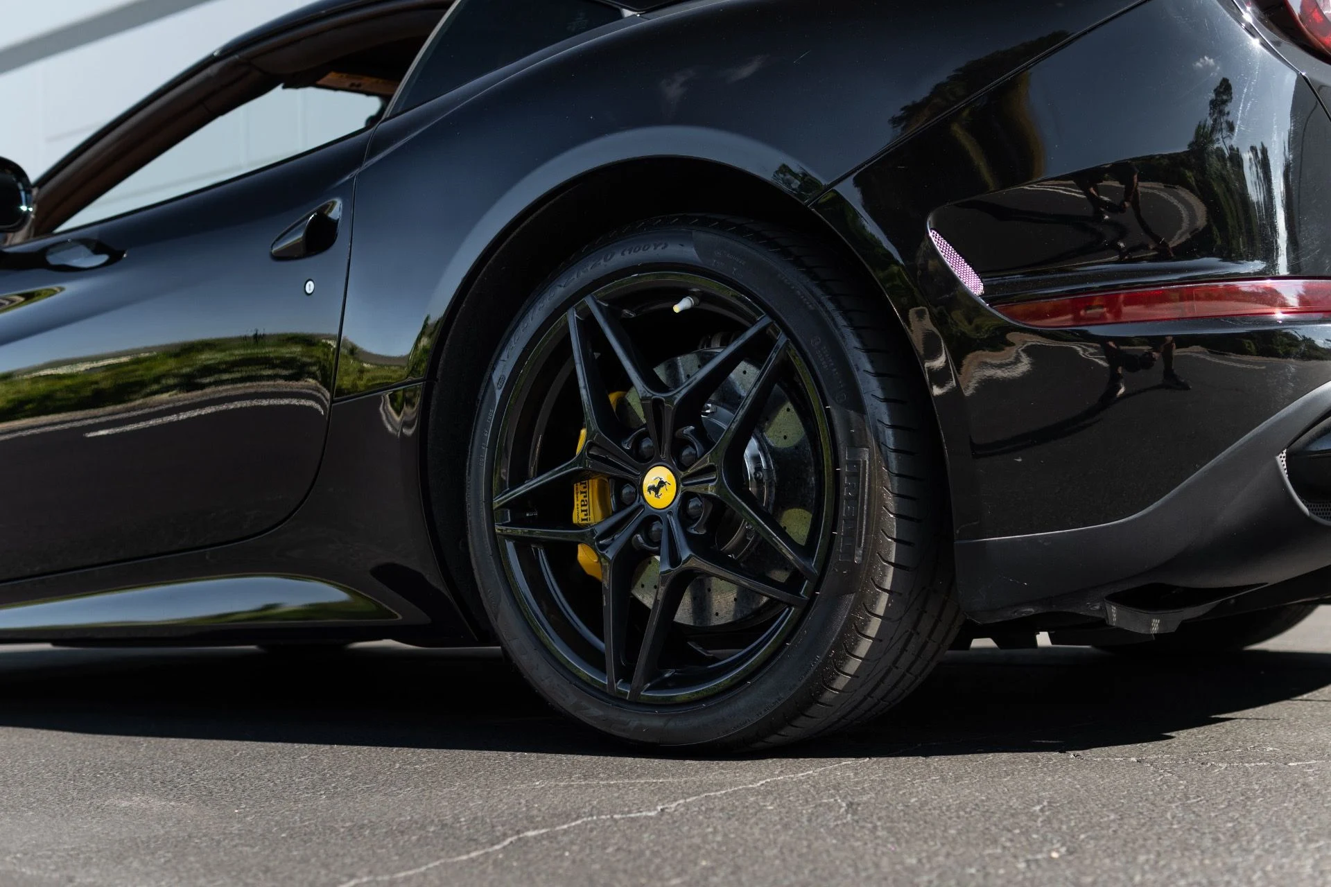 mph026_1530939658_Used_2017_Ferrari_California_T_1767065452_b4832f36f7