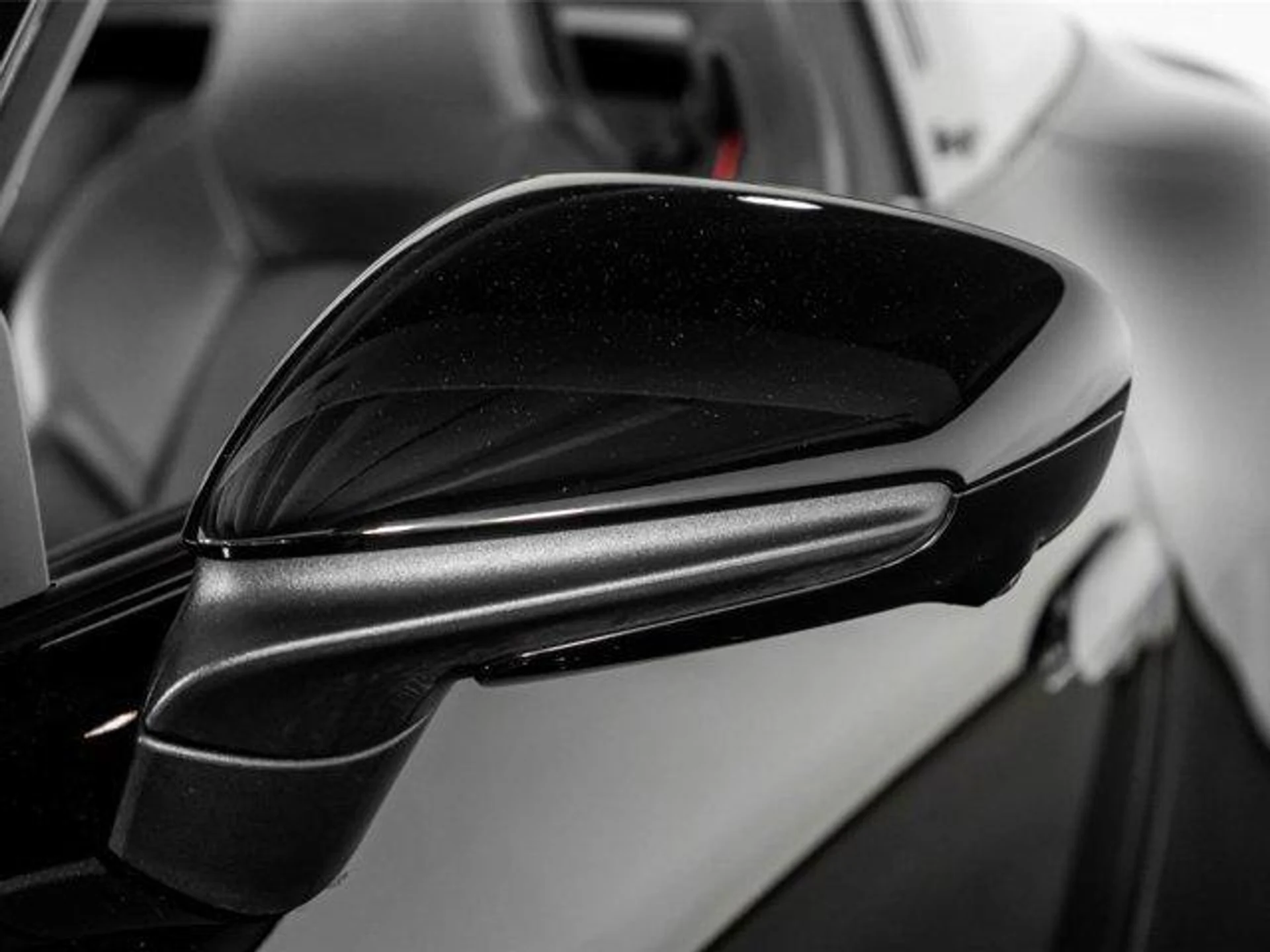 mph026_1531099614_f_ODK_8_T_Lg2_Bj1_Pg_J7py_L_Qnkx7ae_I_066ab16683