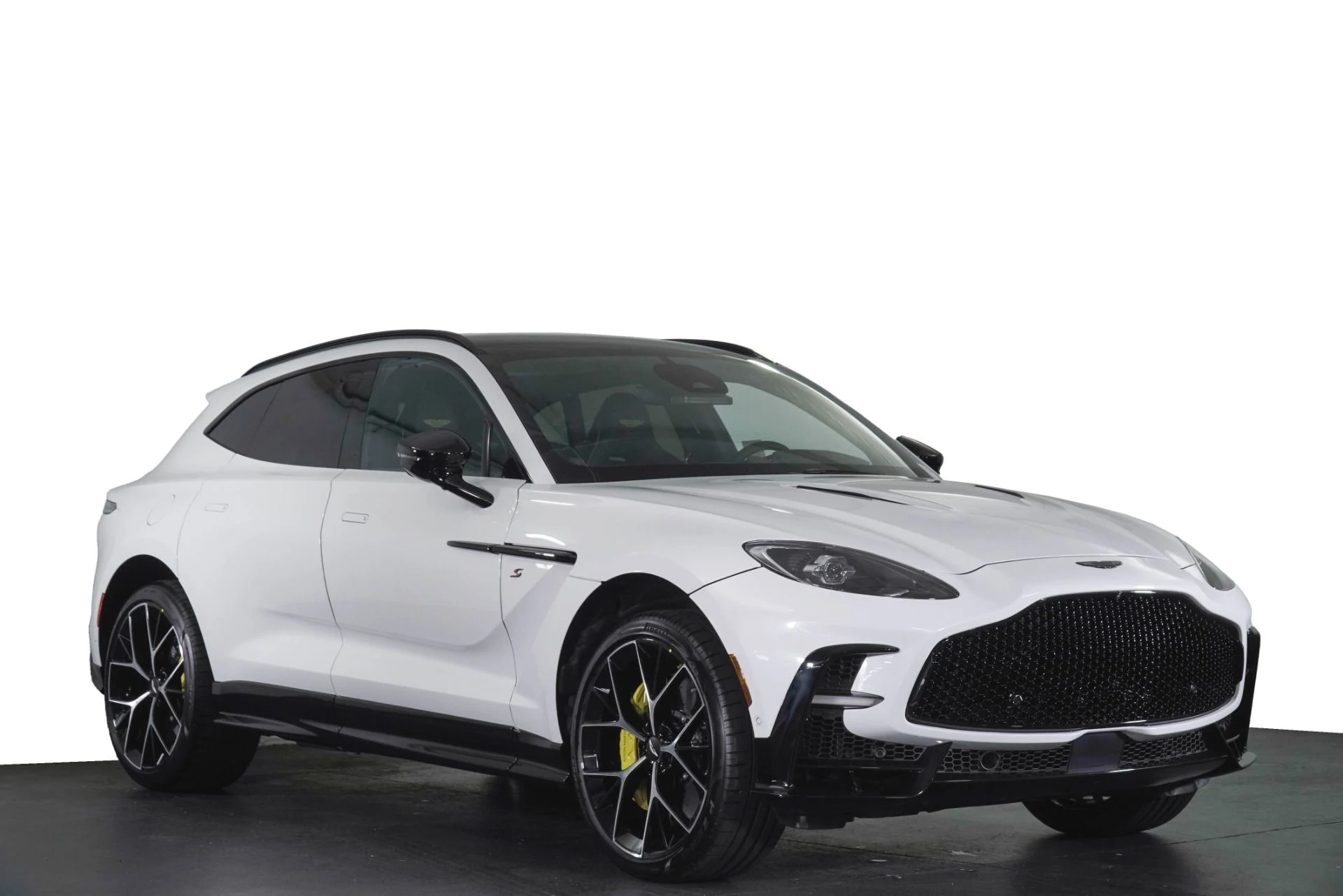 mph026_1531957562_New_2026_Aston_Martin_DBX_S_1781894781_e5bd561942