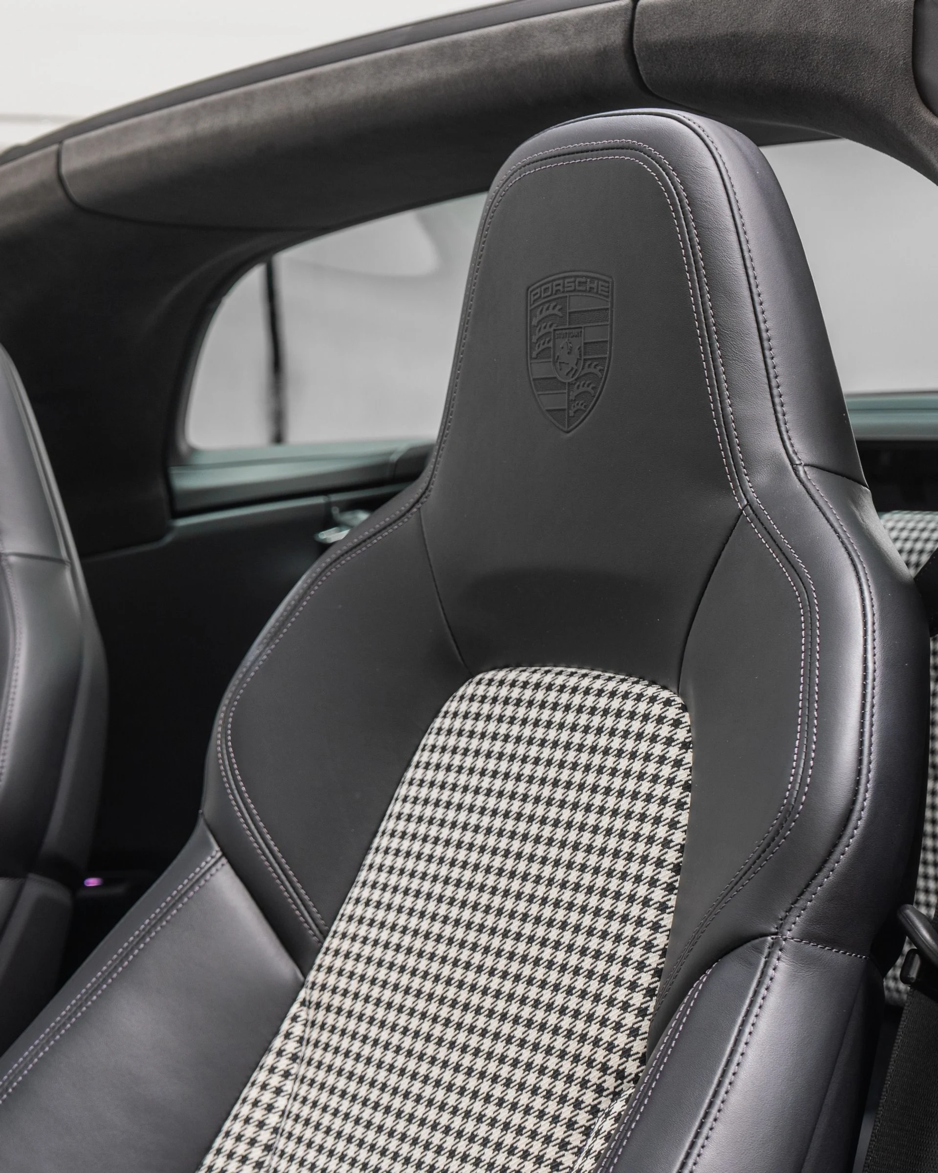 mph026_1532391693_Used_2024_Porsche_911_Targa_4_S_1792178990_6c3b9d6319