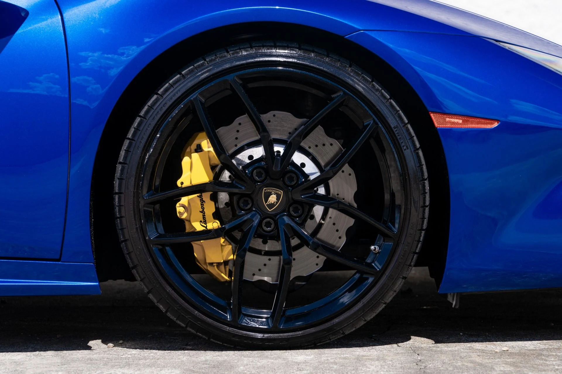 mph026_153429364_Used_2018_Lamborghini_Huracan_LP_580_2_Spyder_1753307982_b48853e986
