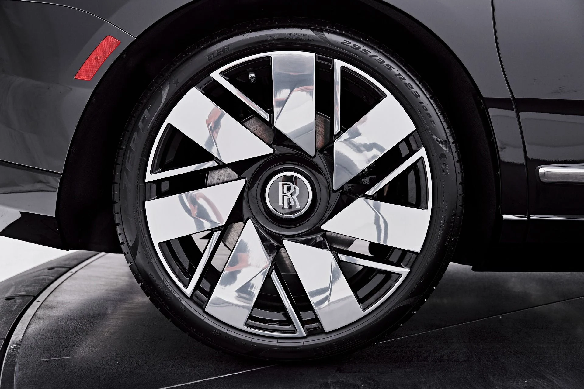 mph026_1556539173_Used_2026_Rolls_Royce_Cullinan_Base_1788023436_e4892e9f0d