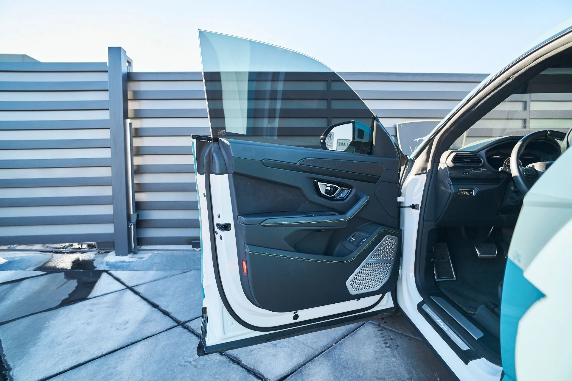 mph026_1562700879_Used_2021_Lamborghini_Urus_1765854475_ceb2161936