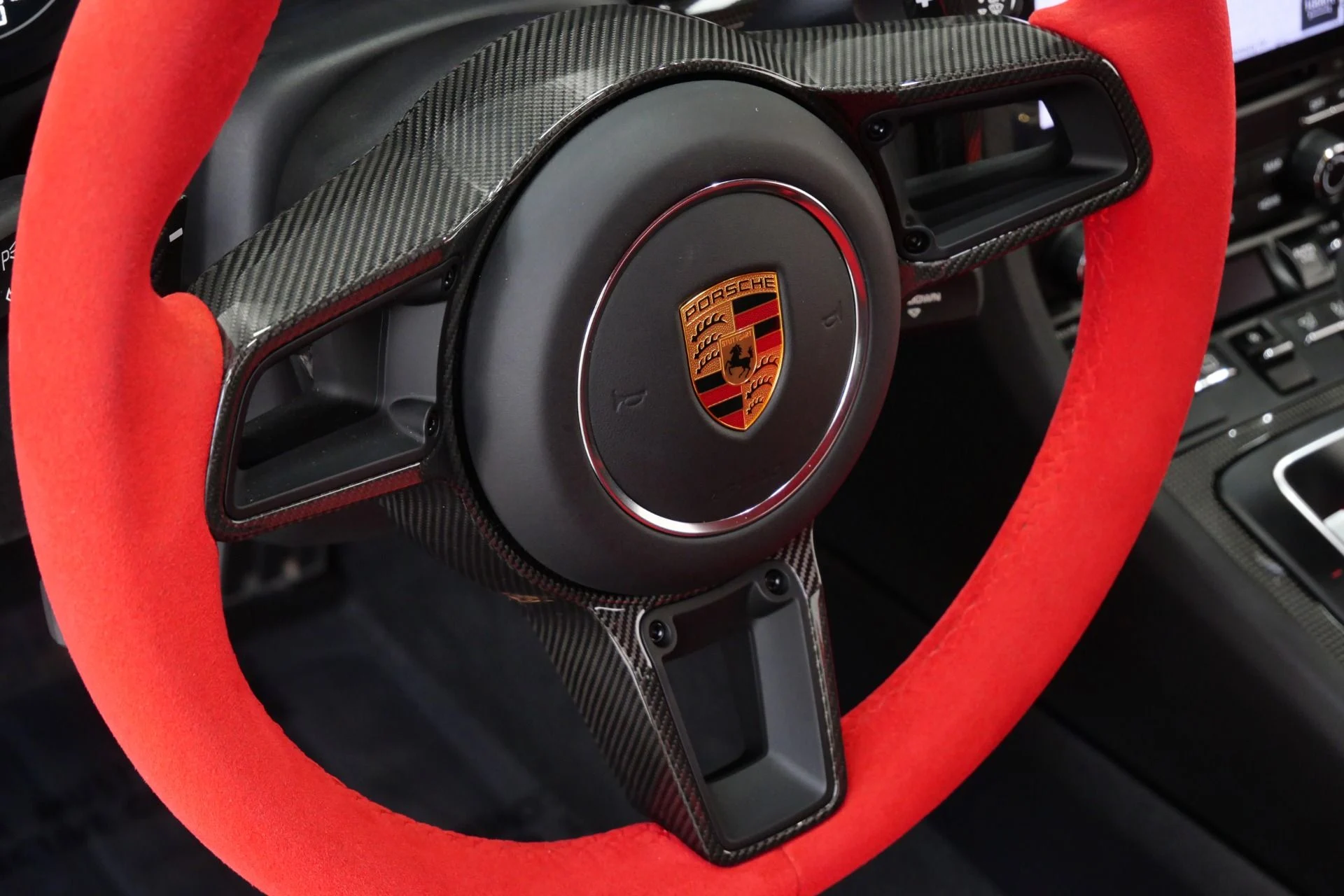 mph026_1567779799_Used_2018_Porsche_911_GT_2_RS_Weissach_1756311702_2ab8154ae8
