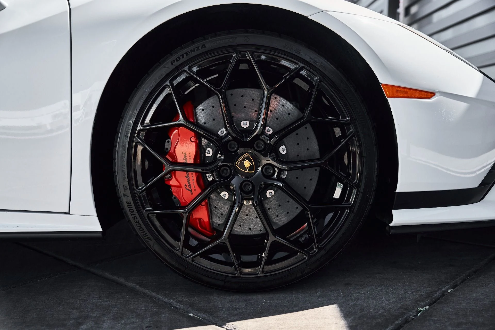 mph026_1572689406_Used_2023_Lamborghini_Huracan_1778117610_7db1f01b93