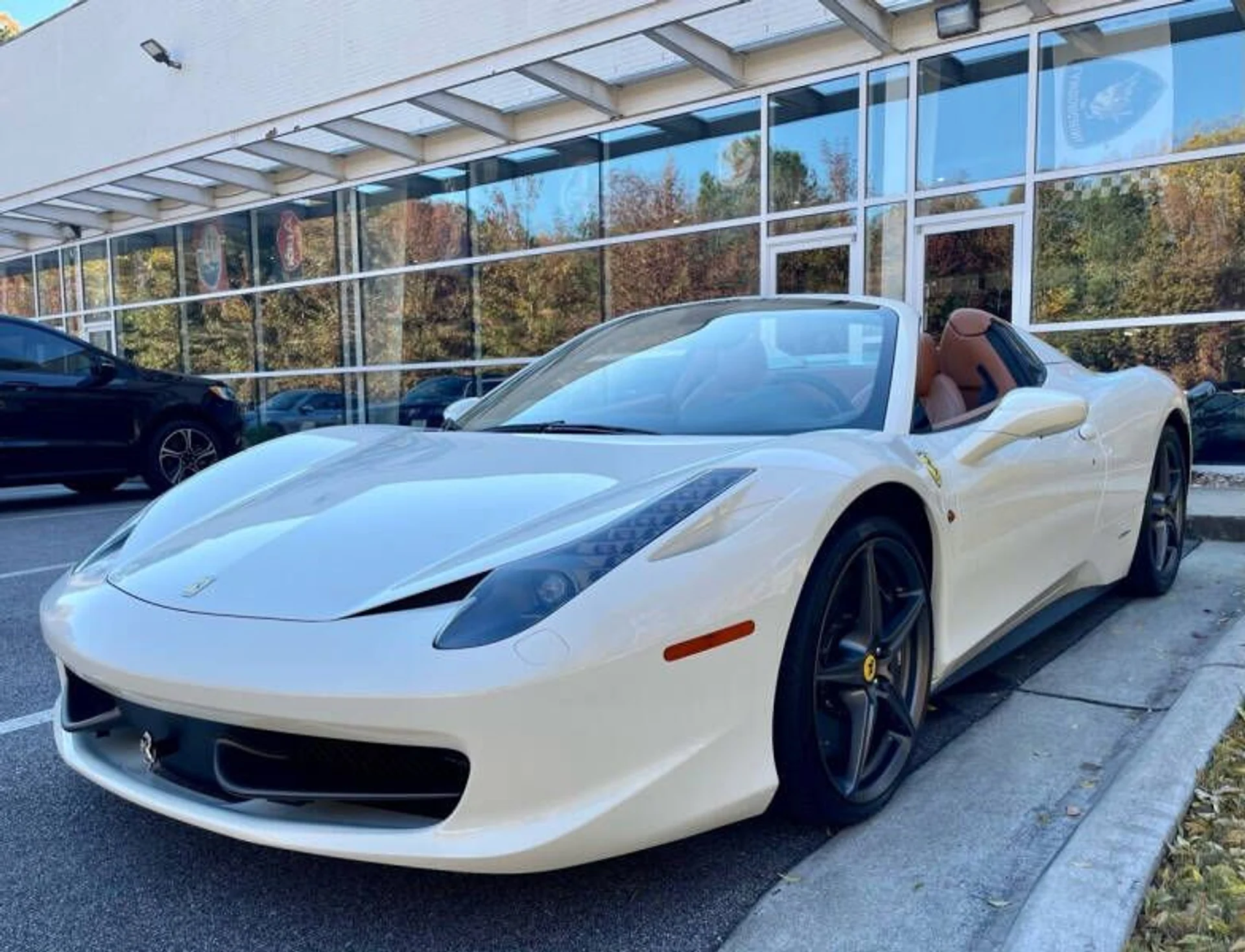 mph026_1574490766_2013_ferrari_458_spider_base_2dr_convertible_39000e46a2