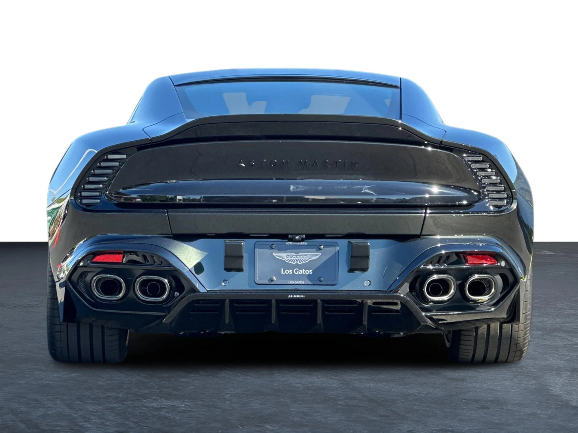 mph026_1577024886_New_2025_Aston_Martin_Vanquish_V12_1758724539_98936e9361