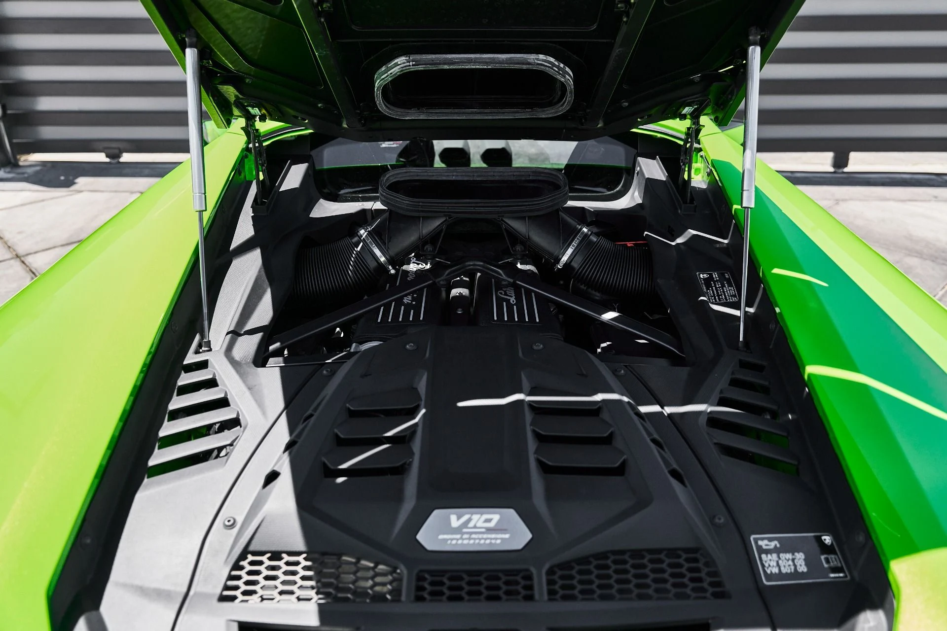 mph026_1590350960_Used_2023_Lamborghini_Huracan_Sterrato_Base_1779238853_f2d4cbbb64