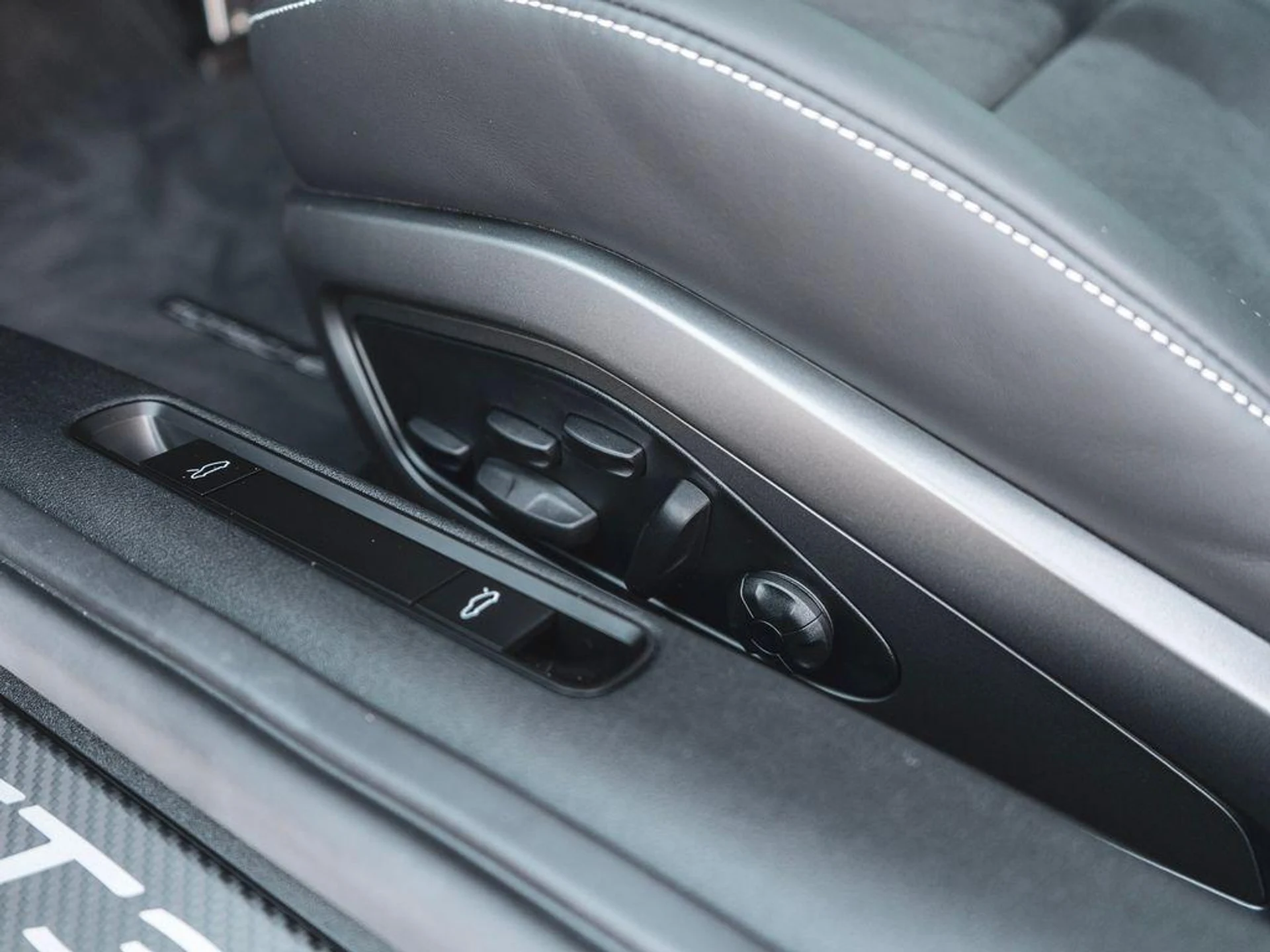 mph026_1593641108_g9_Edq_U64_OU_Gp_QZJ_5_Er_Pme_WTFCHI_e18d322ce4