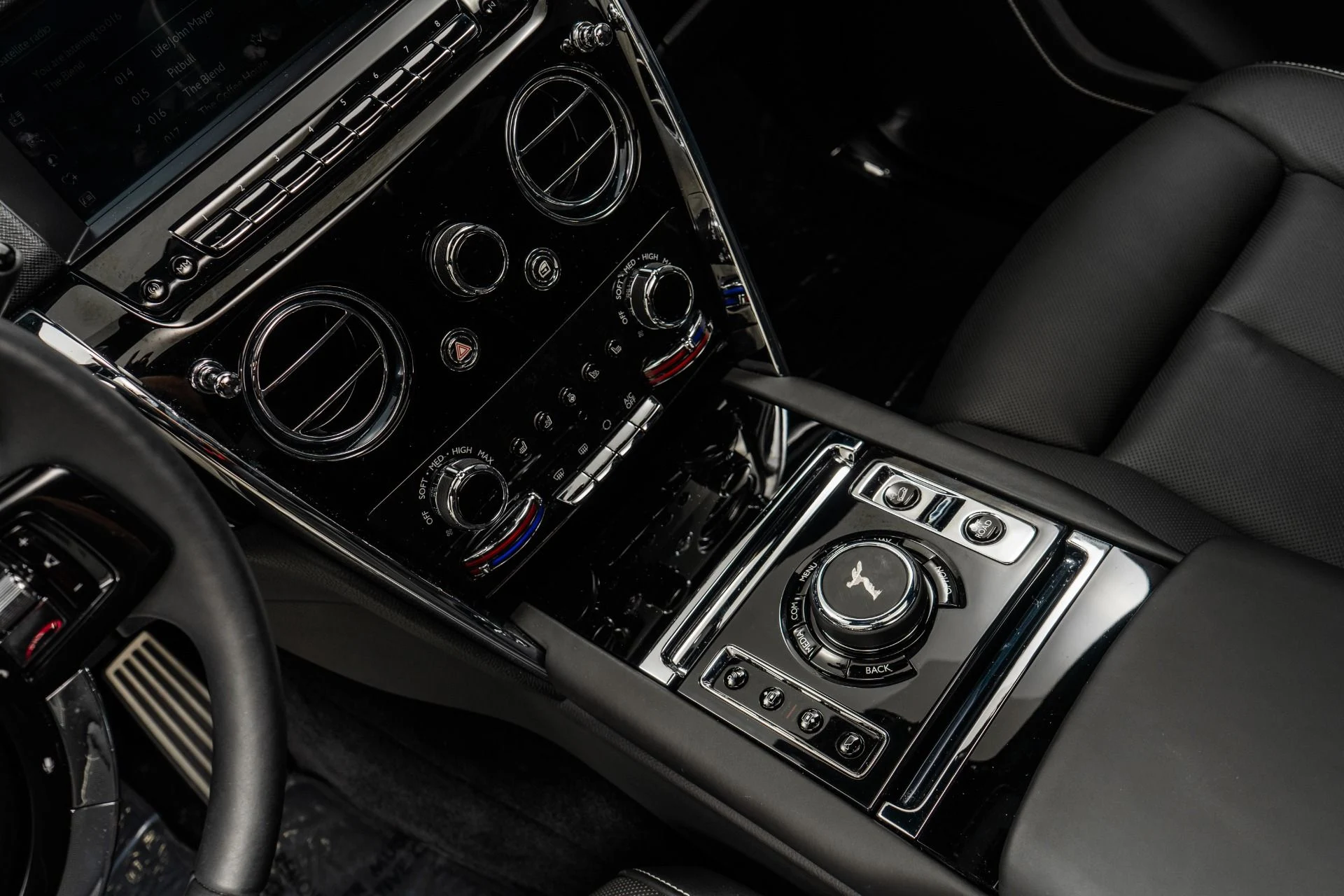 mph026_1602650725_Used_2020_Rolls_Royce_Cullinan_Polished_22_Wheels_Rear_Theatre_Configuration_Rolls_Royce_Bespoke_Audio_1771596522_d0da5f1eae